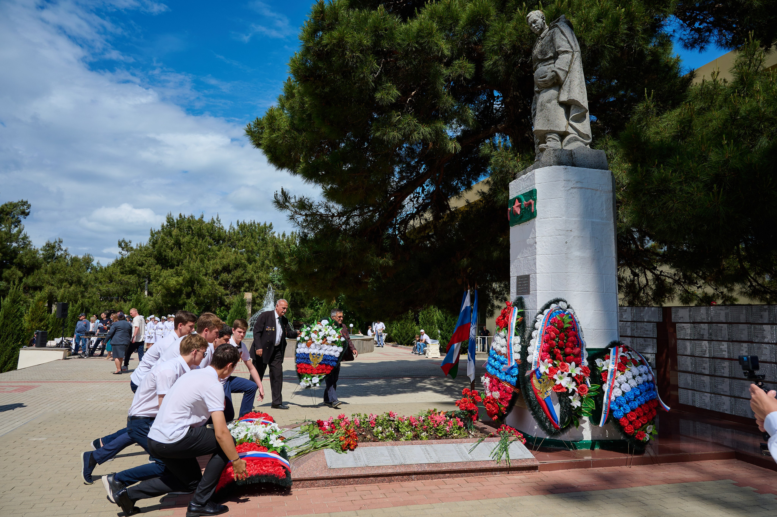 Митинг 9 мая. Жизнь курорта Кабардинка в фотографиях