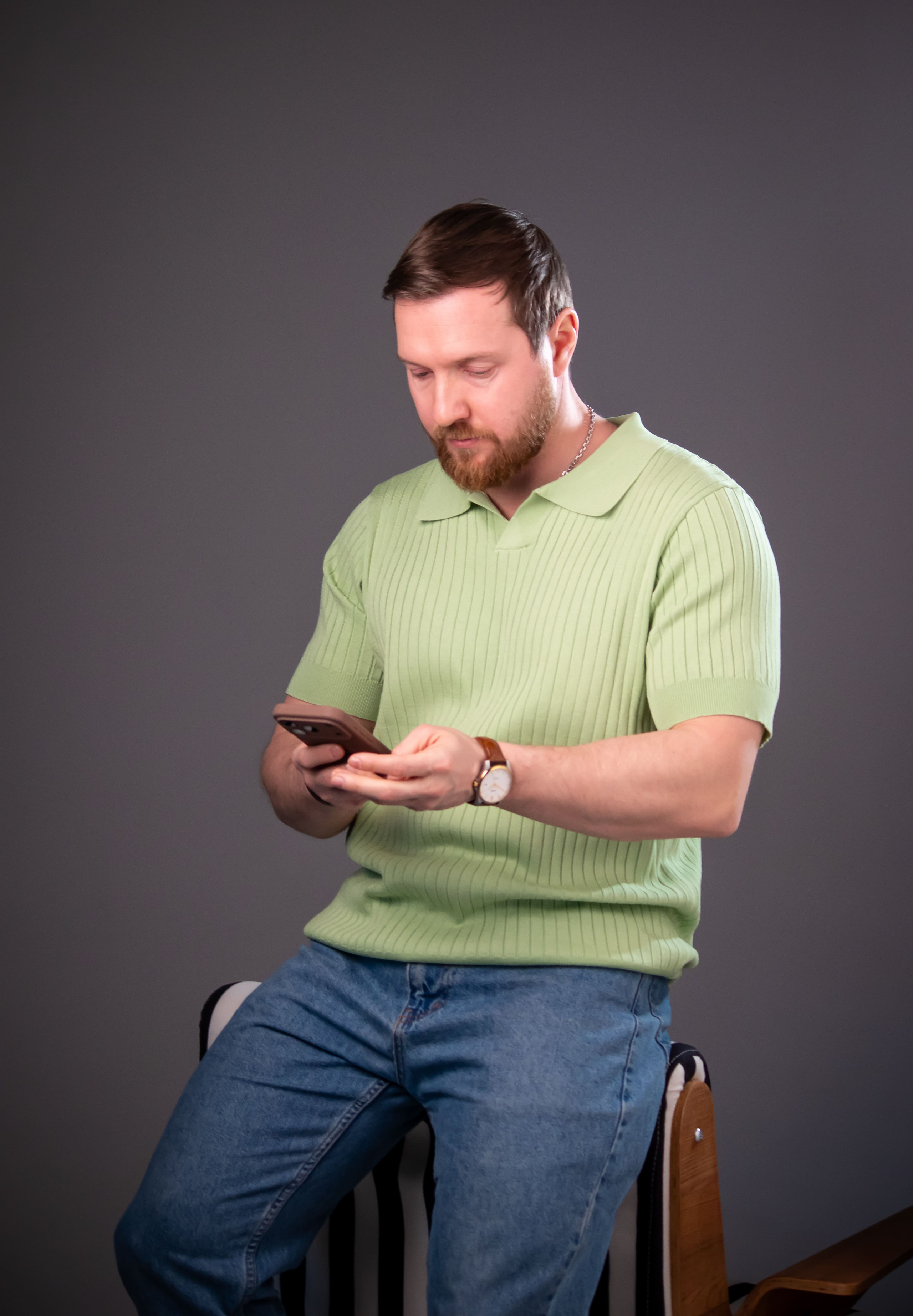 Мужской портрет в студии в повседневном деловом образе, Москва, фотограф Карасёва Елена