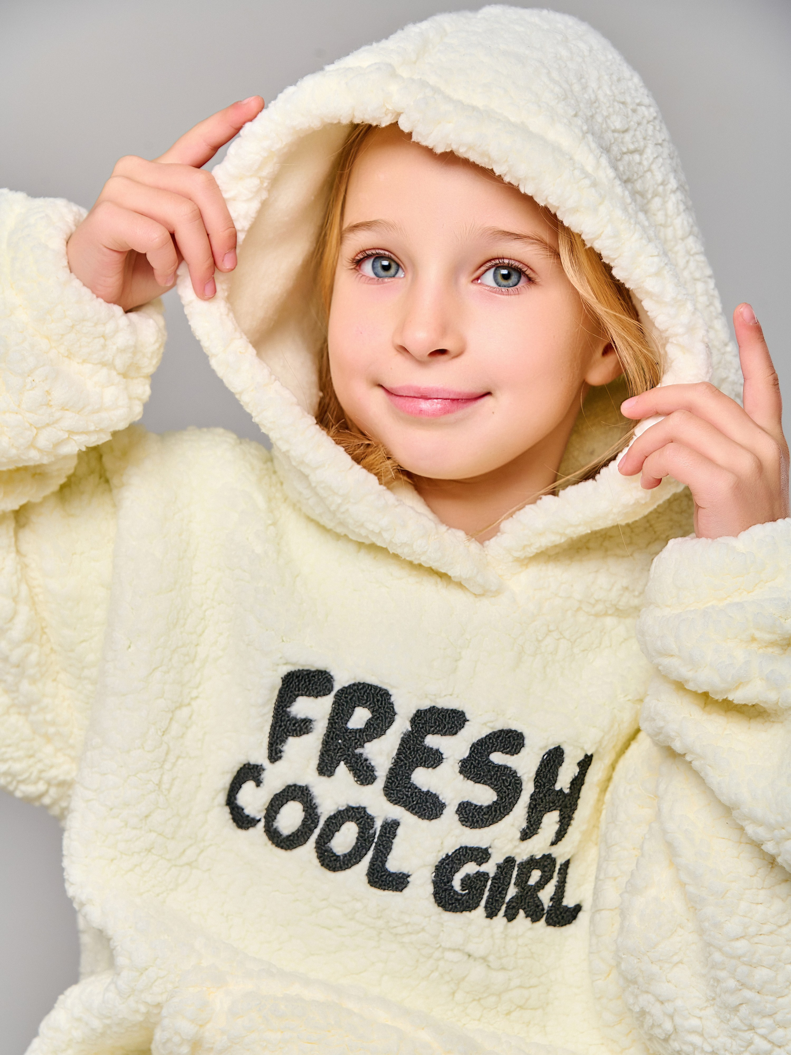 Съемка детских толстовок для маркетплейса. Контент фотограф для бизнеса и маркет-плейсов