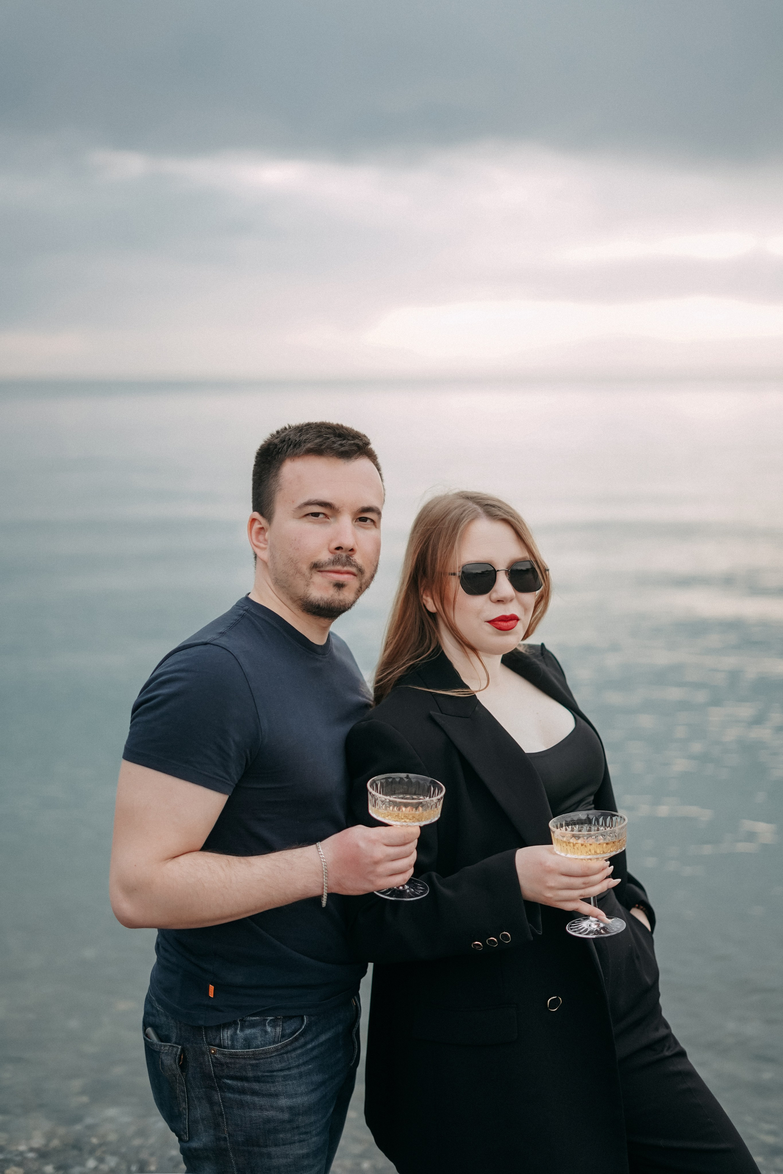 Даша и Артём на пляже Ривьера. Фотограф в Сочи и Абхазии | Фототуры | September Air