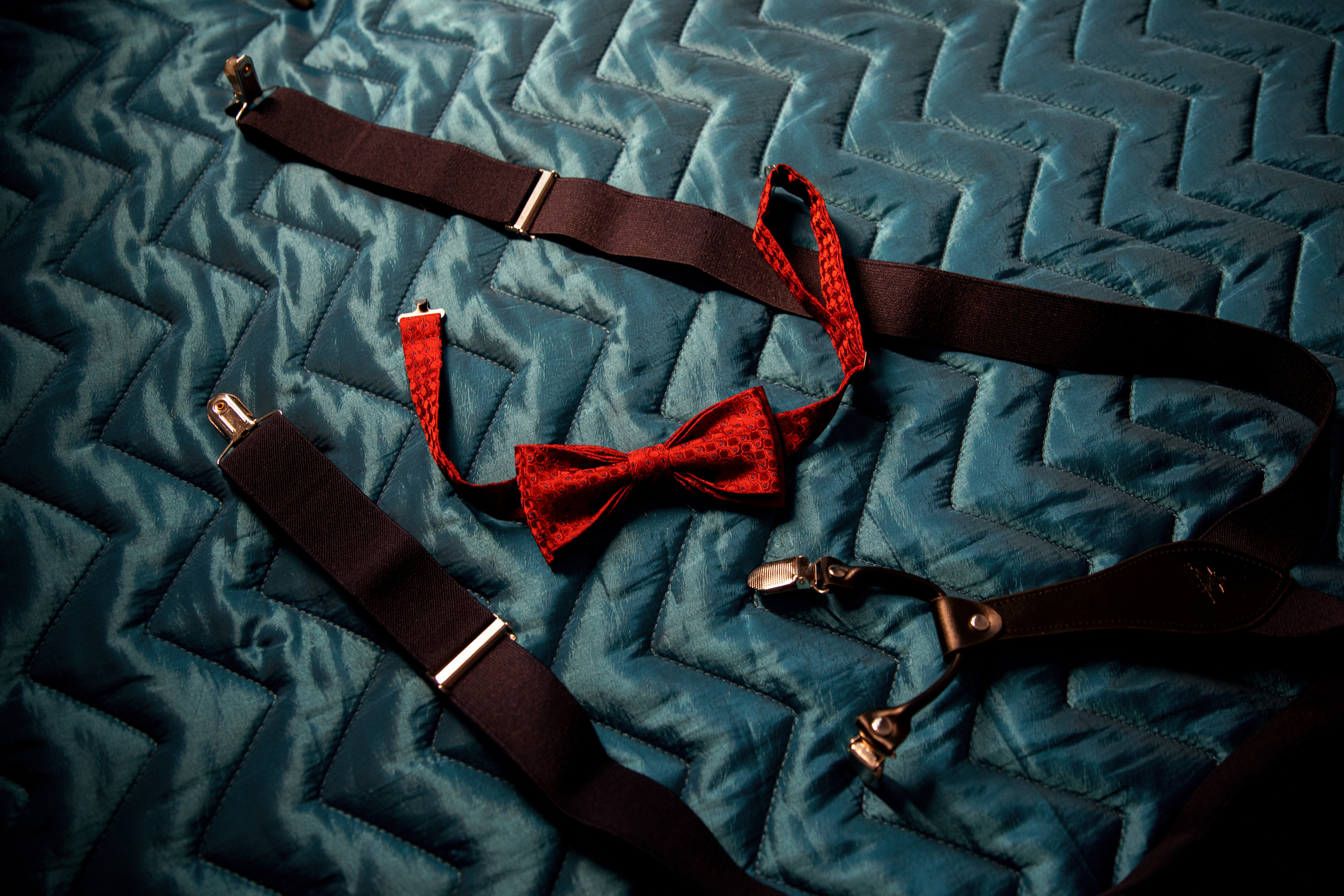 красная бабочка жениха