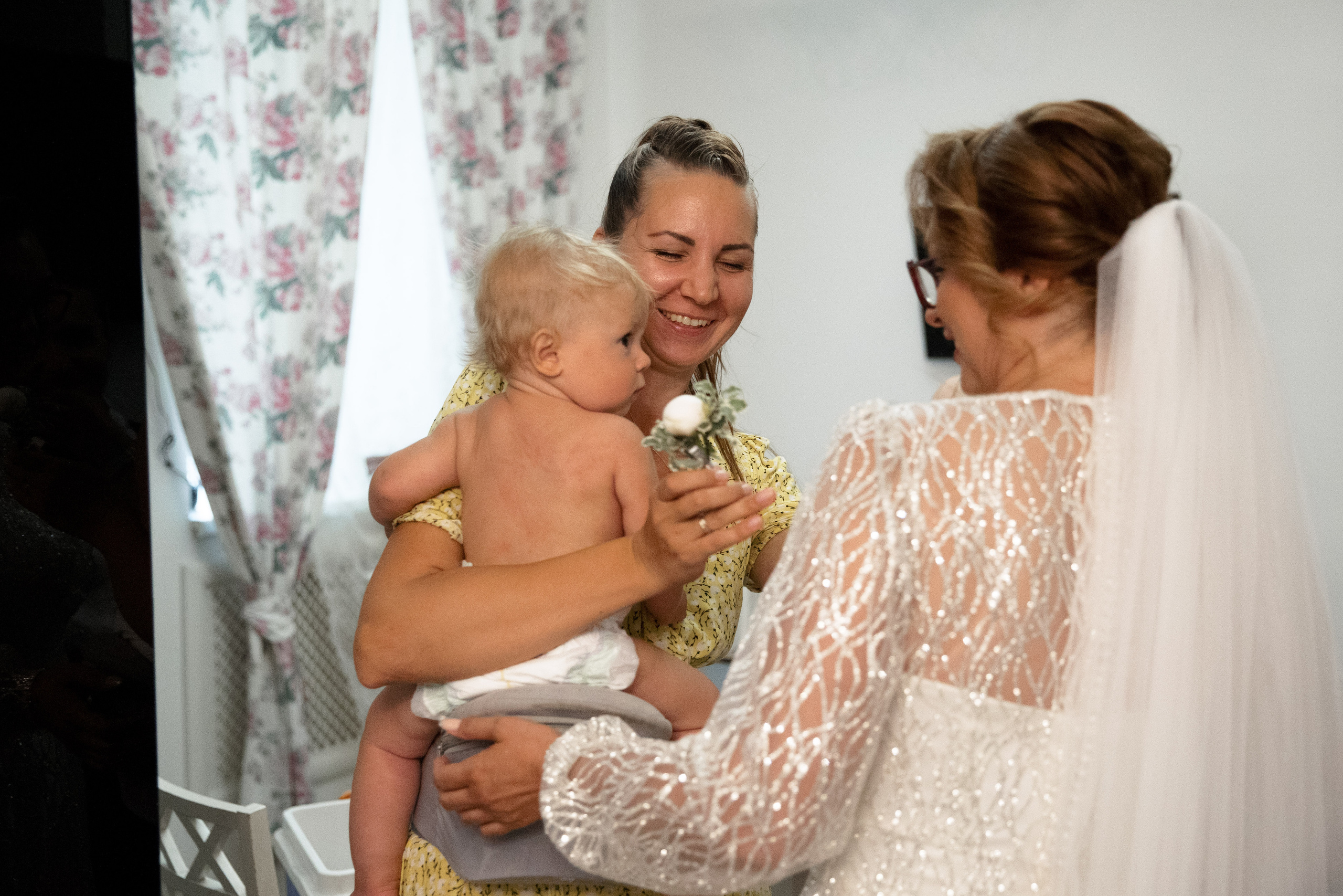 Свадебная фотосессия около Исаакиевского собора. Свадебный фотограф в Санкт-Петербурге Никита Кузякин