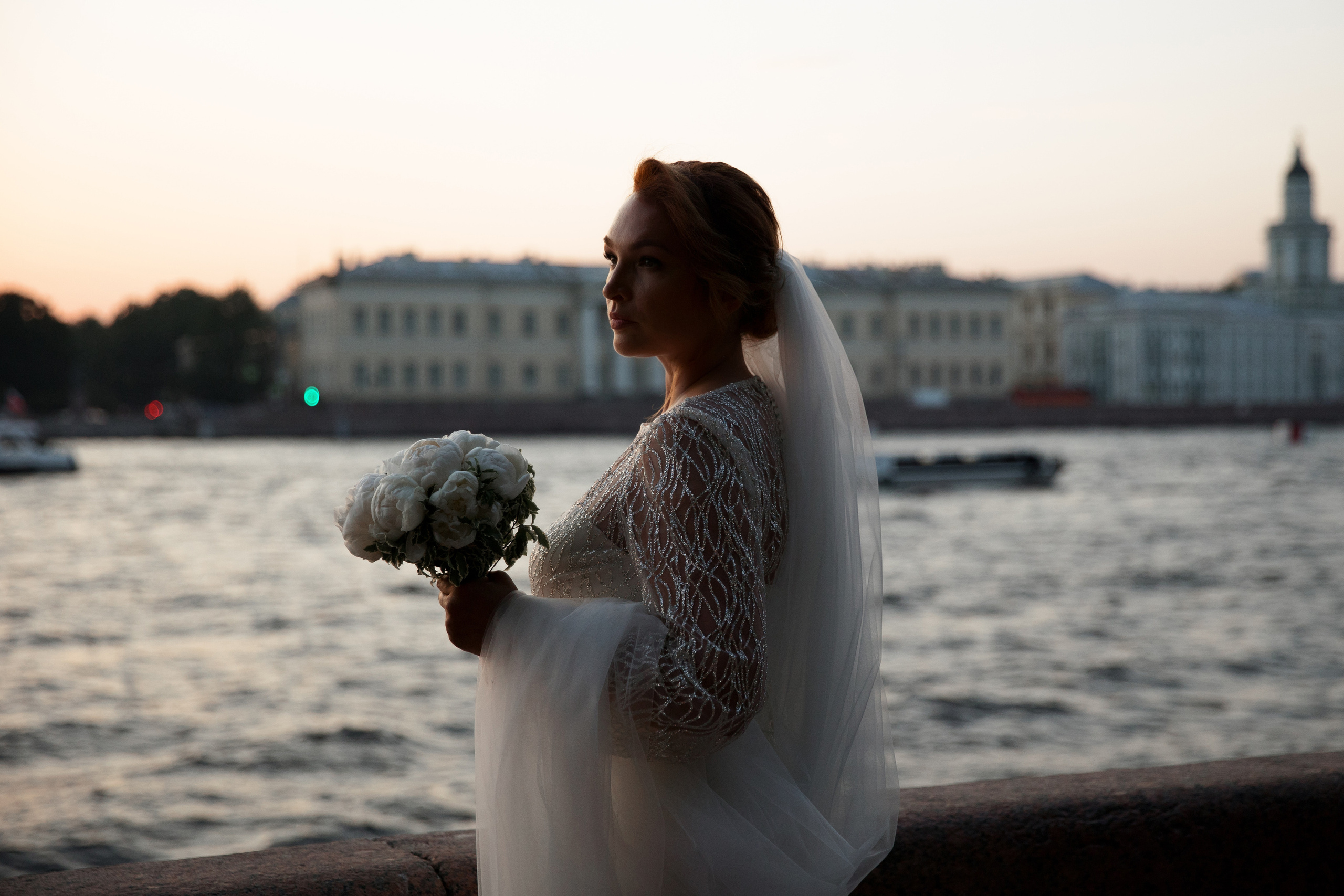 Свадебная фотосессия около Исаакиевского собора. Свадебный фотограф в Санкт-Петербурге Никита Кузякин