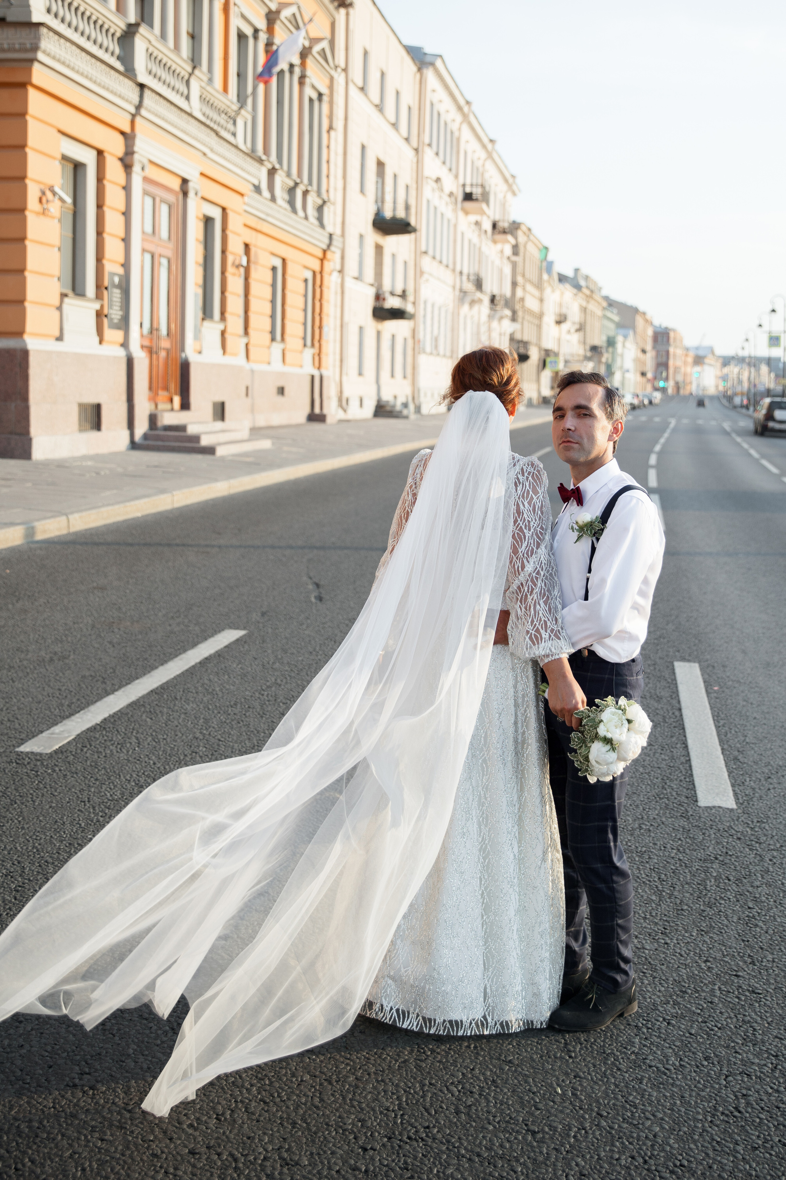 Свадебная фотосессия около Исаакиевского собора. Свадебный фотограф в Санкт-Петербурге Никита Кузякин