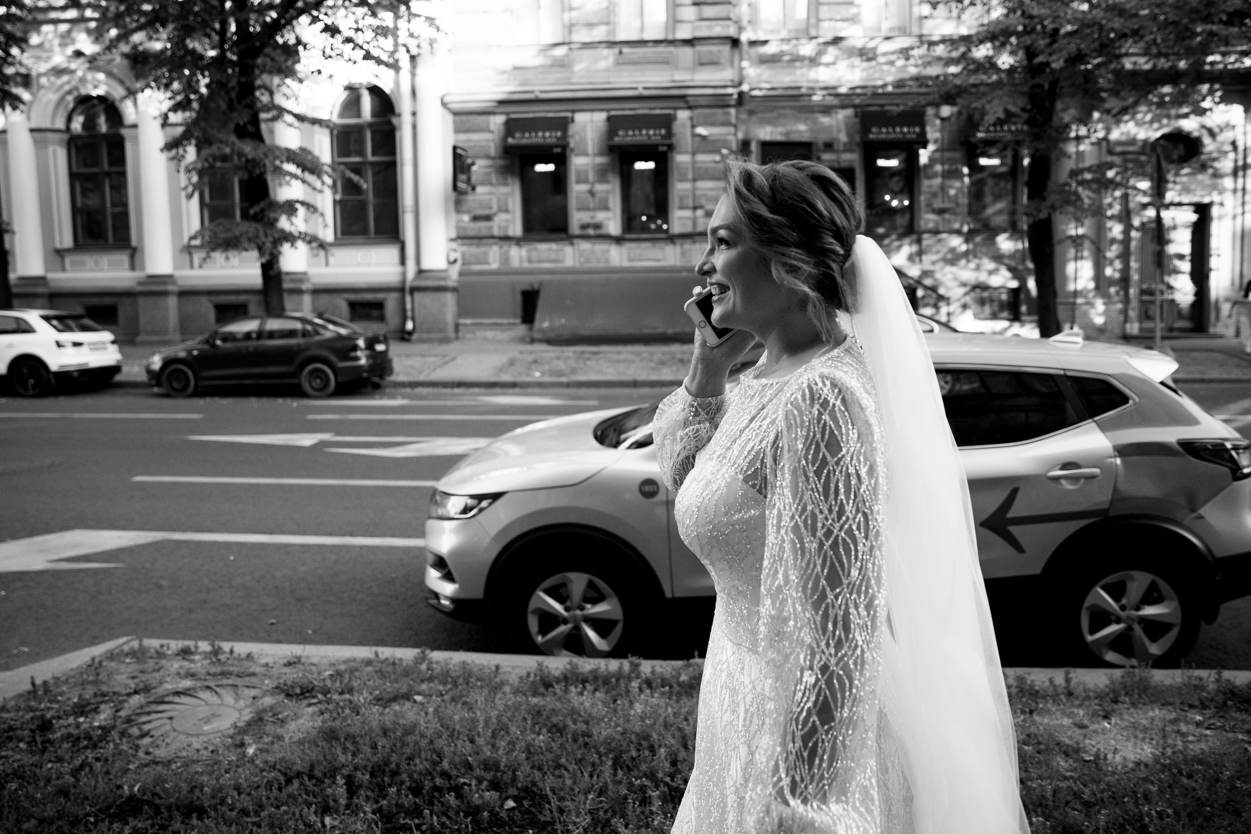 Свадебная фотосессия около Исаакиевского собора. Свадебный фотограф в Санкт-Петербурге Никита Кузякин