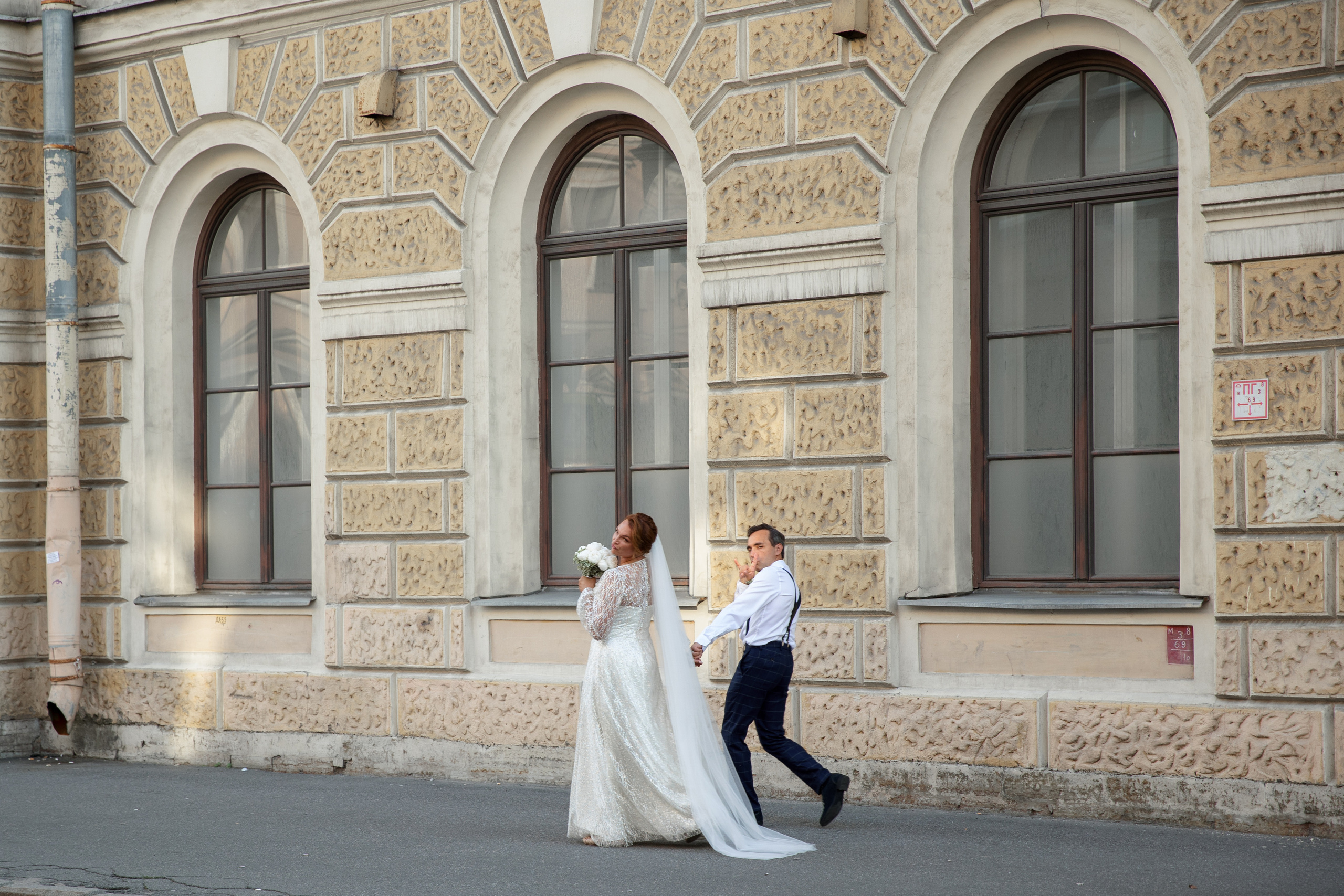 Свадебная фотосессия около Исаакиевского собора. Свадебный фотограф в Санкт-Петербурге Никита Кузякин