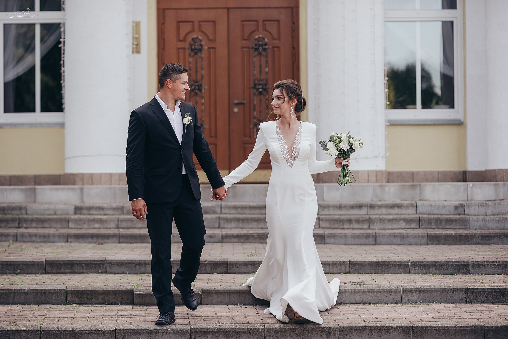 Свадебная фотосессия красивой пары. Свадебный фотограф в Дубне Алексей Фонарёв