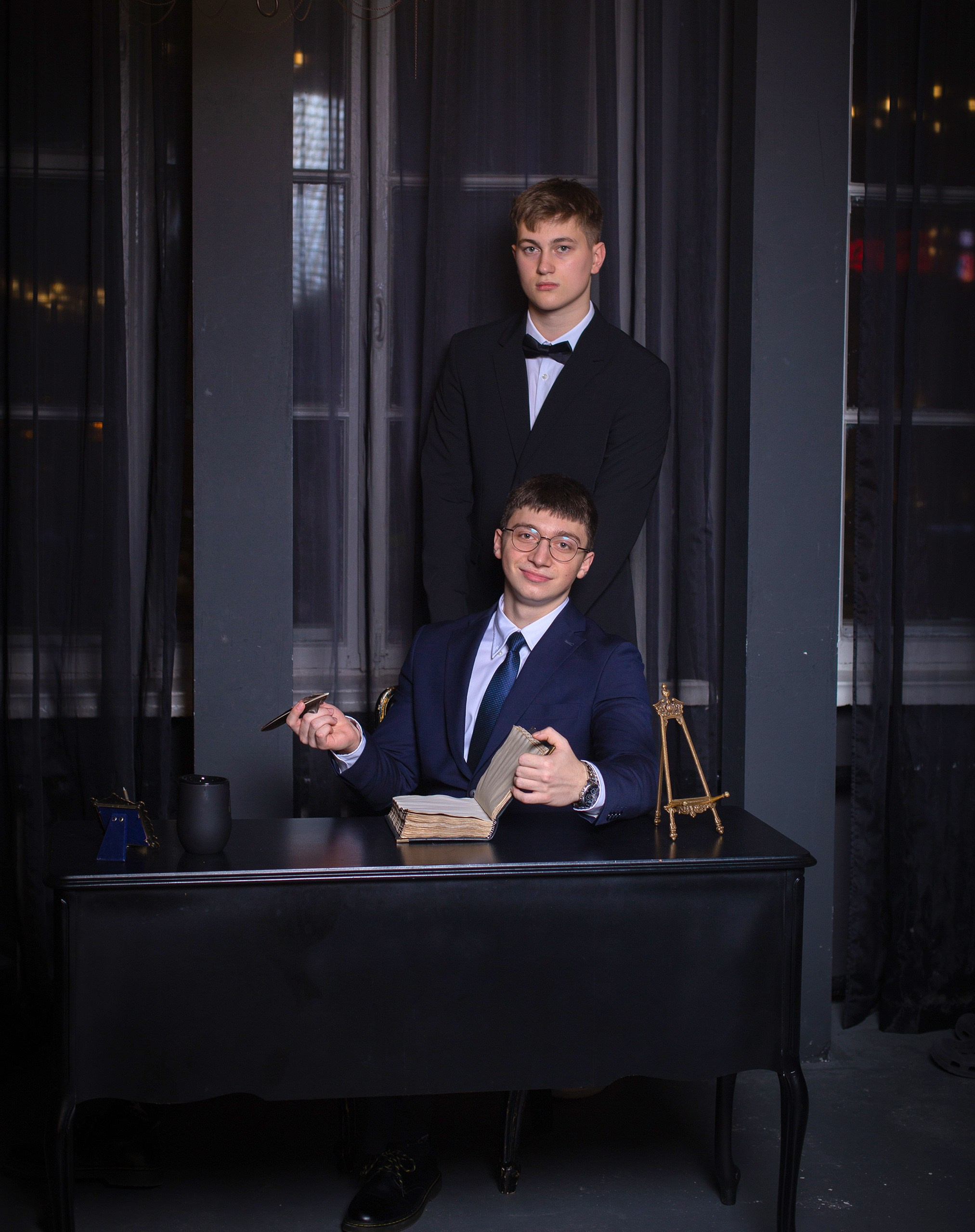 Тематическая студийная фотосессия для выпускных альбомов Жанна Бакунович