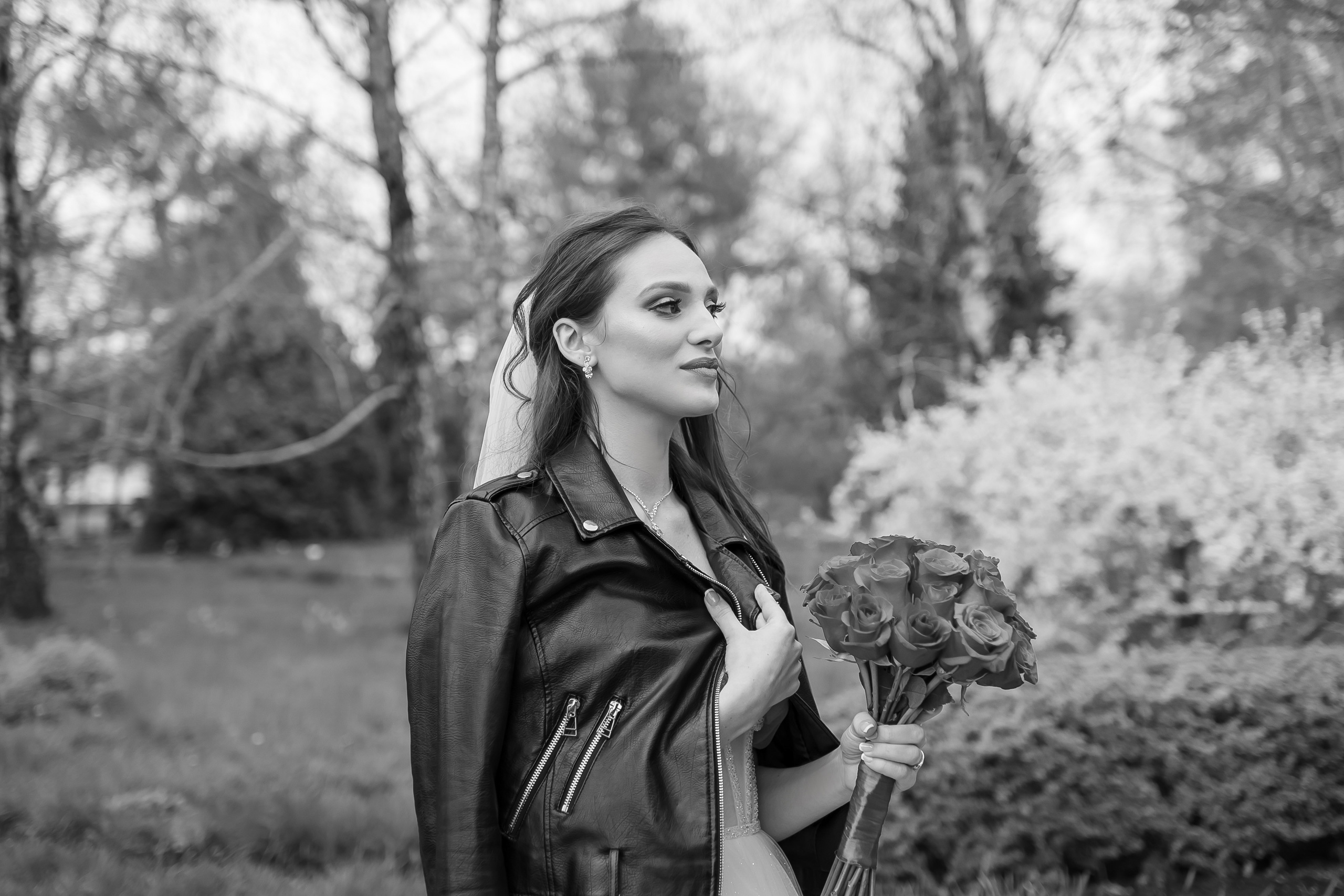 Свадьба с красными розами. Юлия Басня семейный и свадебный фотограф в Донецке