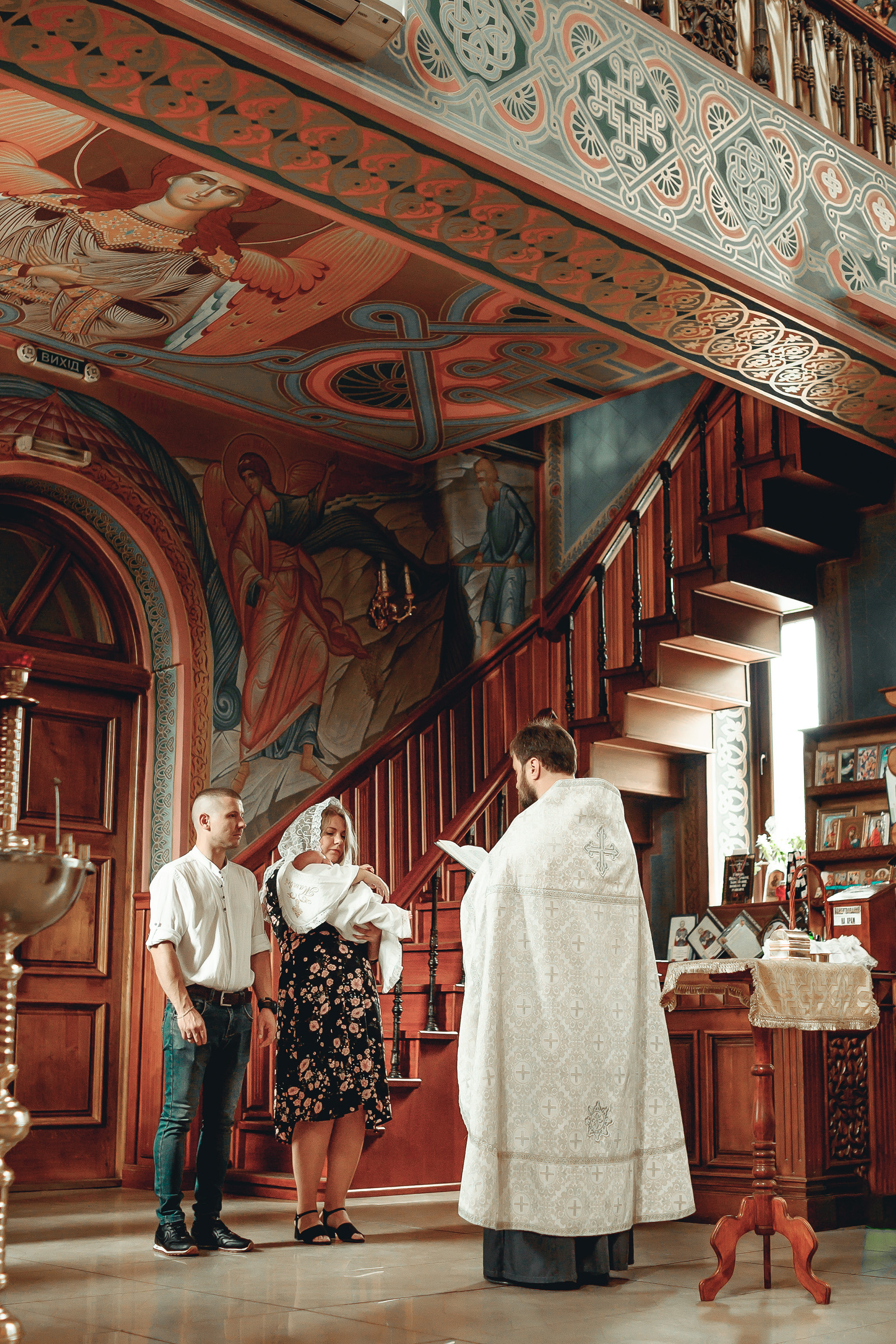 Таинство Крещения Матвея. Юлия Басня семейный и свадебный фотограф в Донецке
