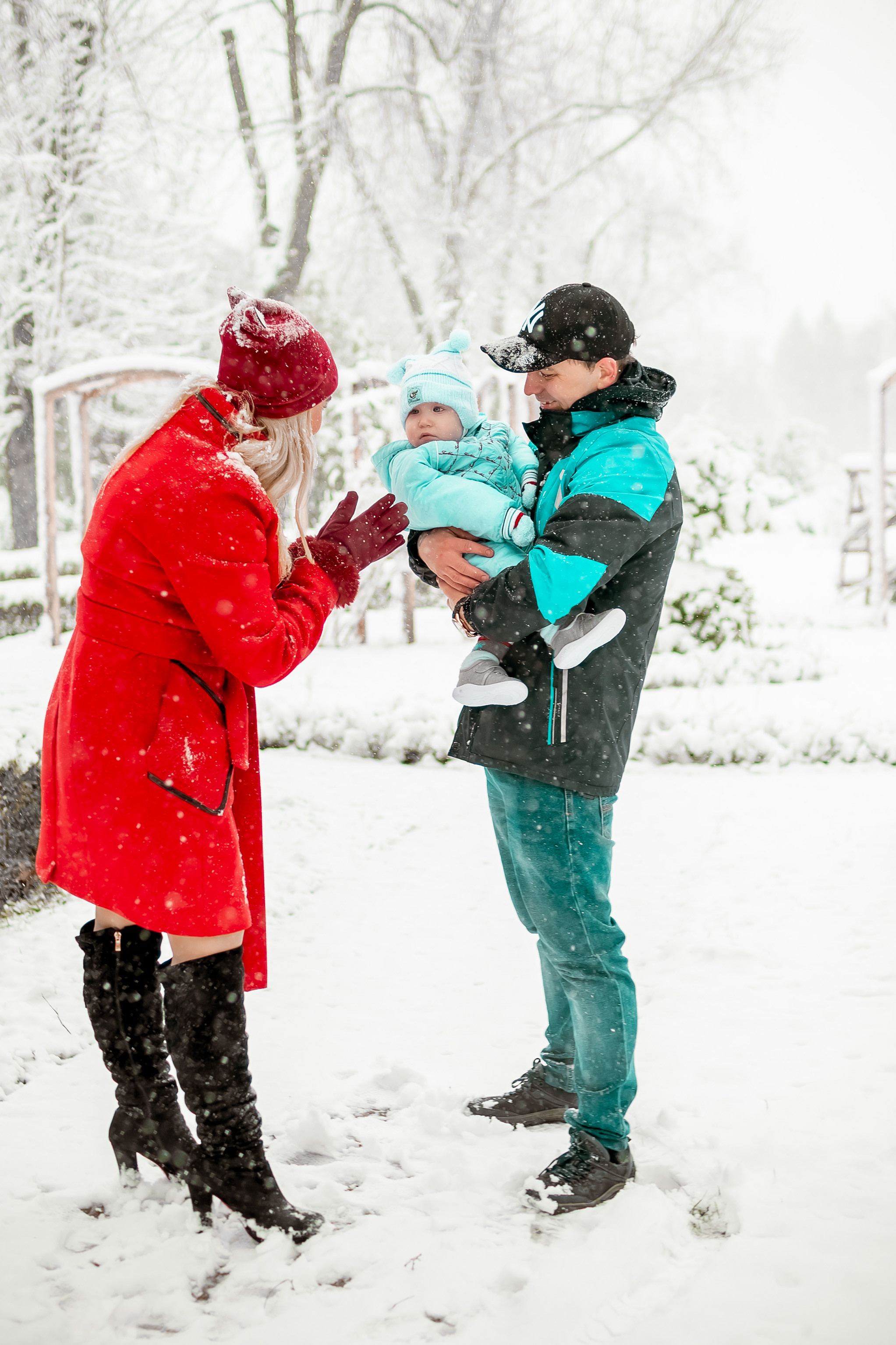 Фотосессия в зимнем ботаническом саду. Юлия Басня семейный и свадебный фотограф в Донецке