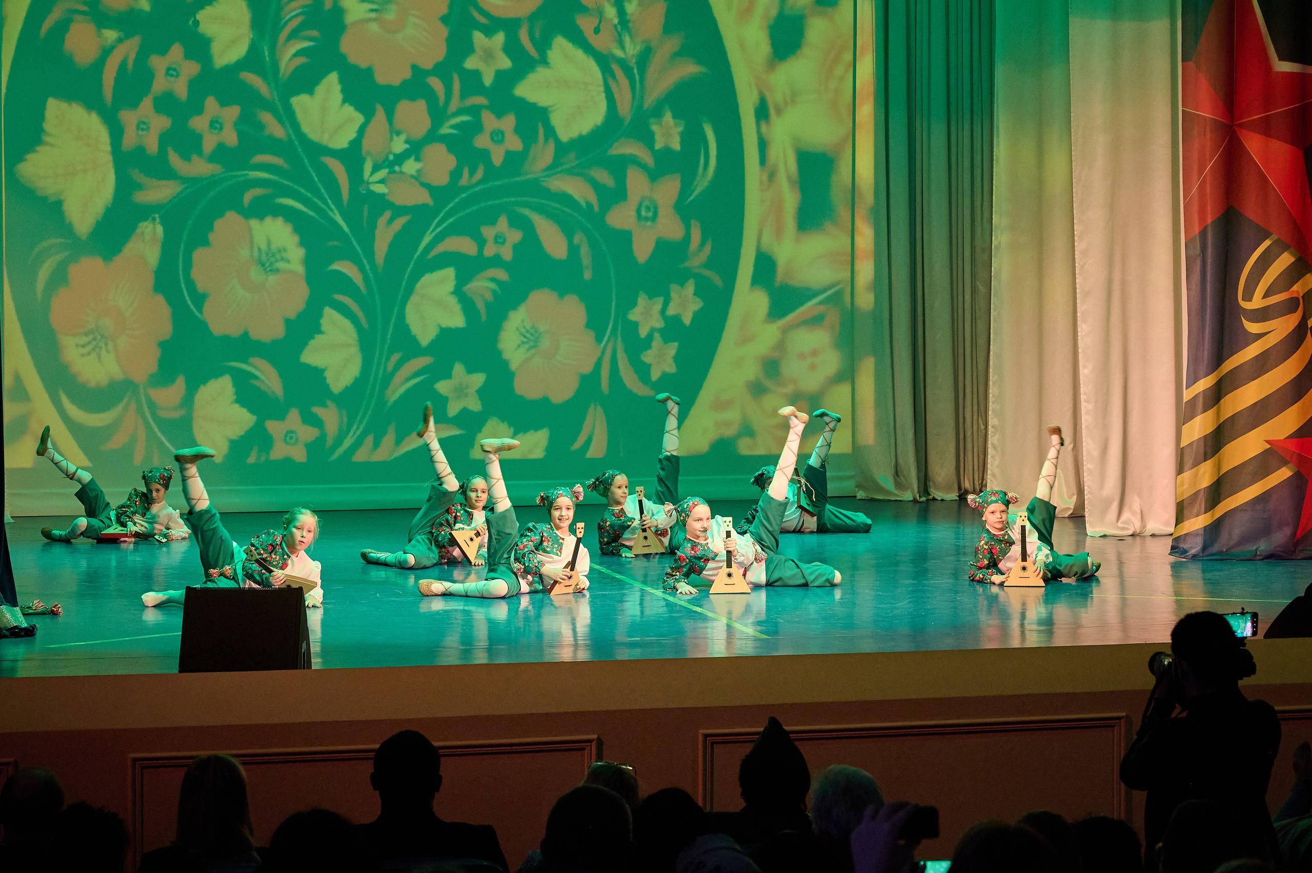 23 февраля Марьина роща. Жизнь курорта Кабардинка в фотографиях