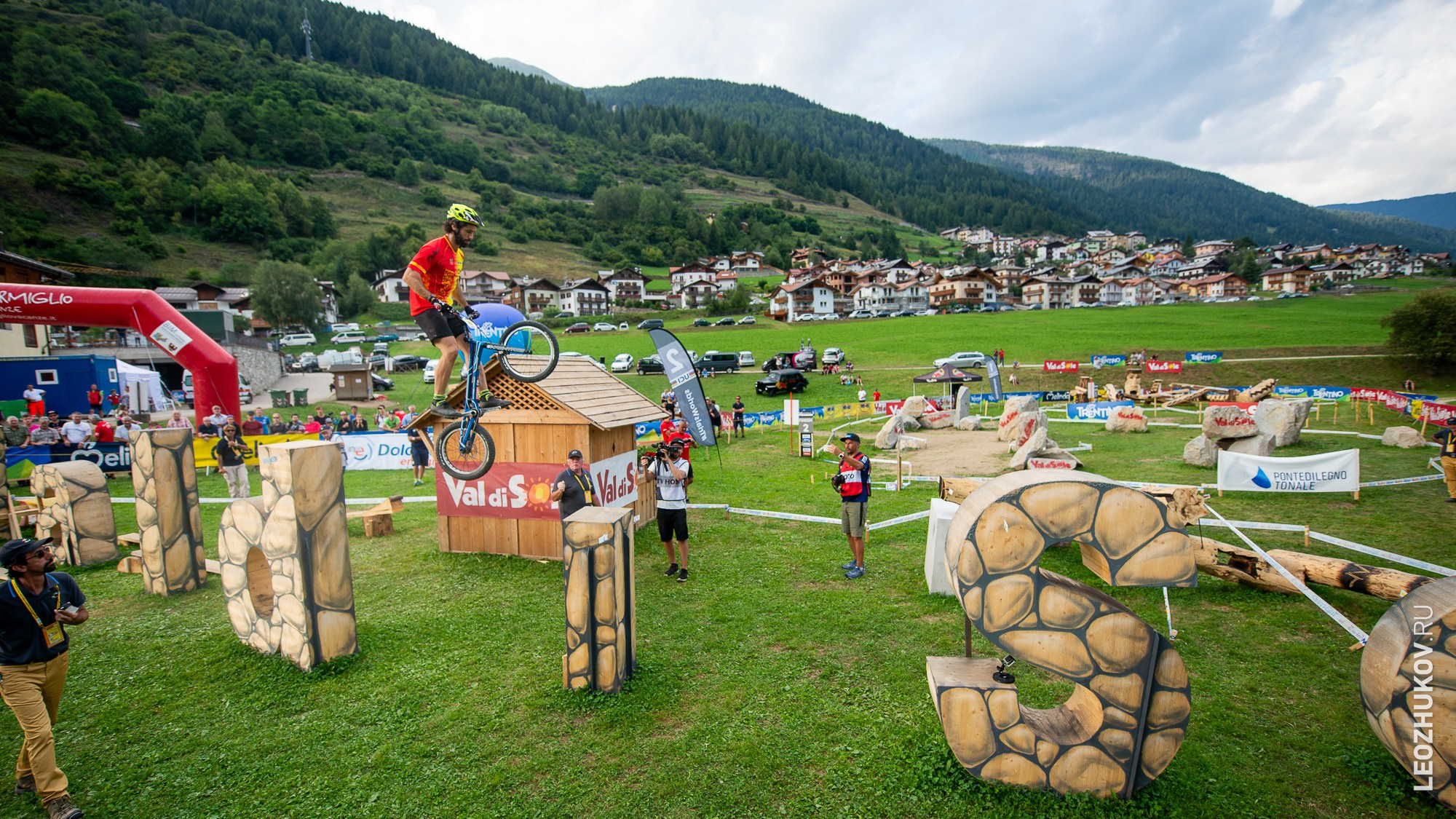 UCI Trials World Championships 2016 — finals. Sports photographer Leonid Zhukov