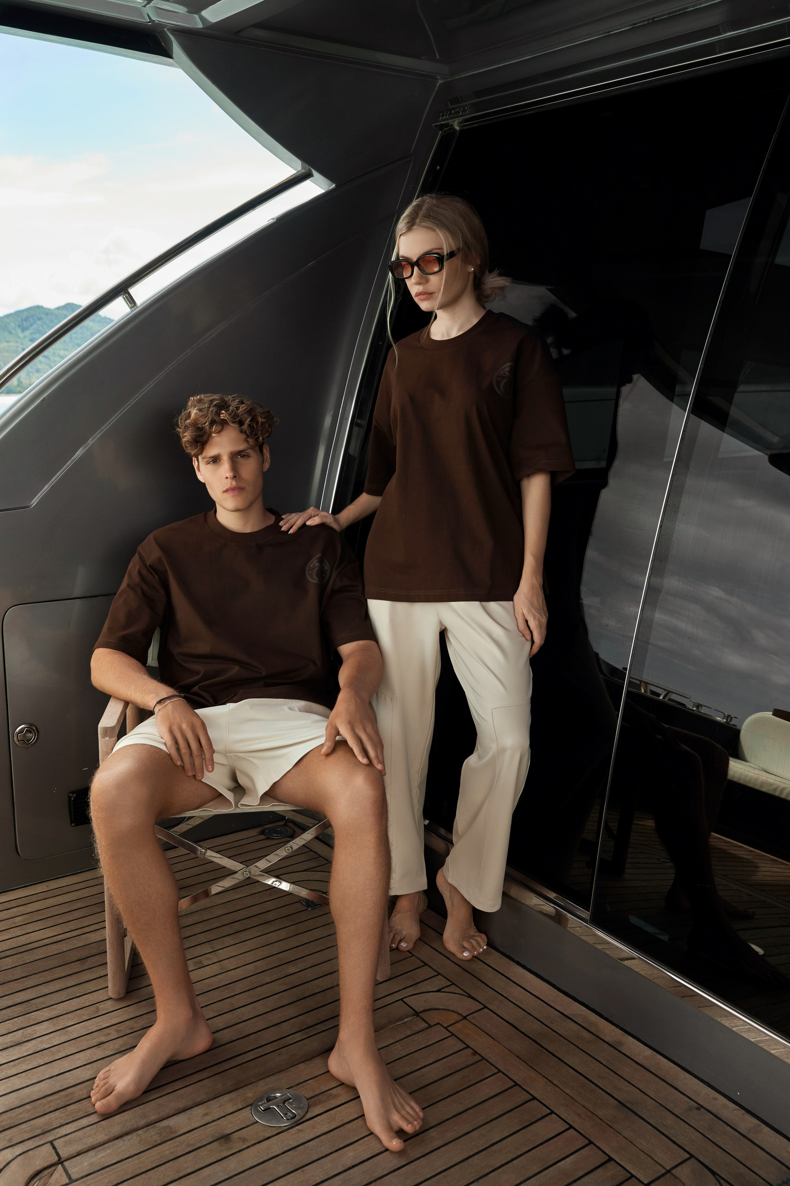 Брендовая фотосессия на катамаране у берегов Пхукета — роскошь, стиль и море. Фотограф на Пхукете в Таиланде