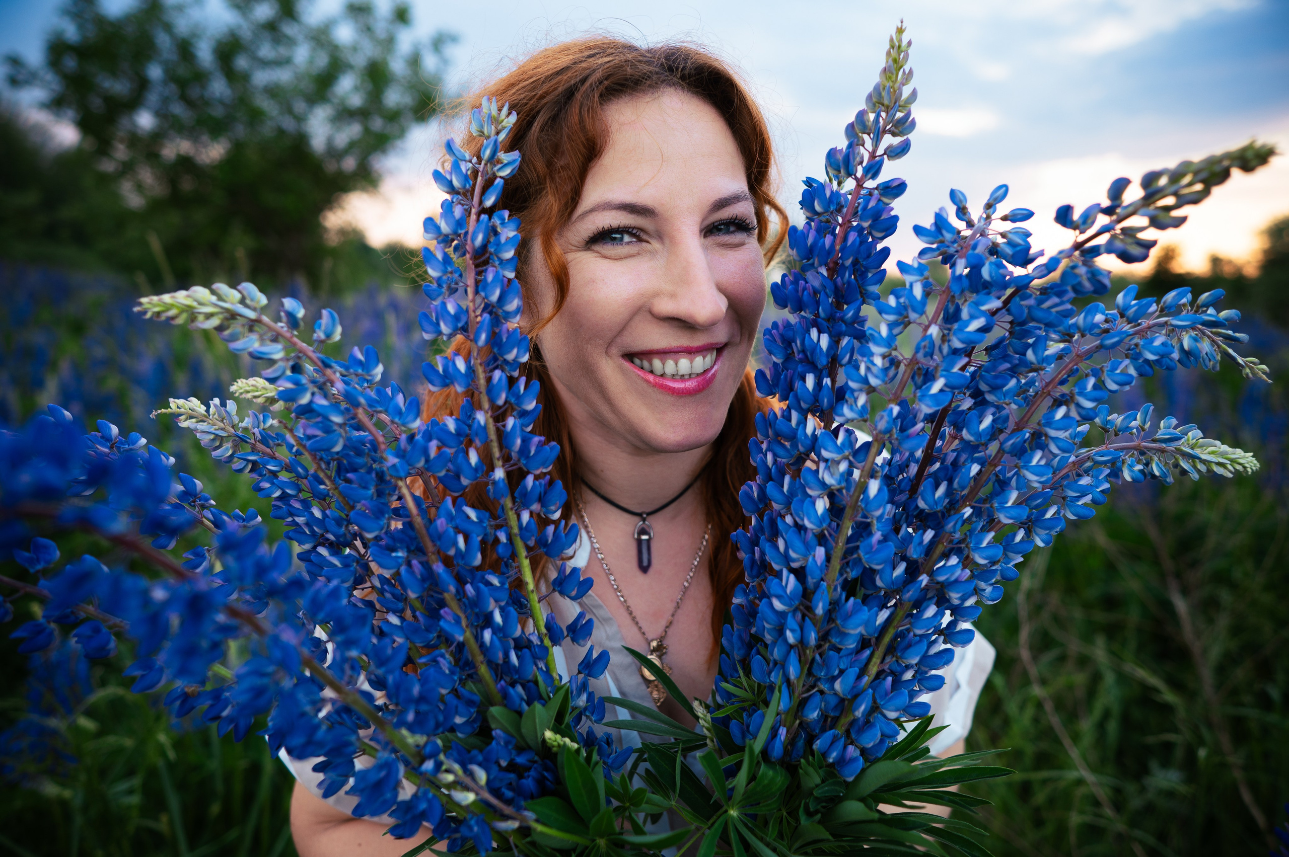 «Анастасия» в люпиновом поле. Фотосъемка и видеосъемка в Калининграде Liveemotion.pro