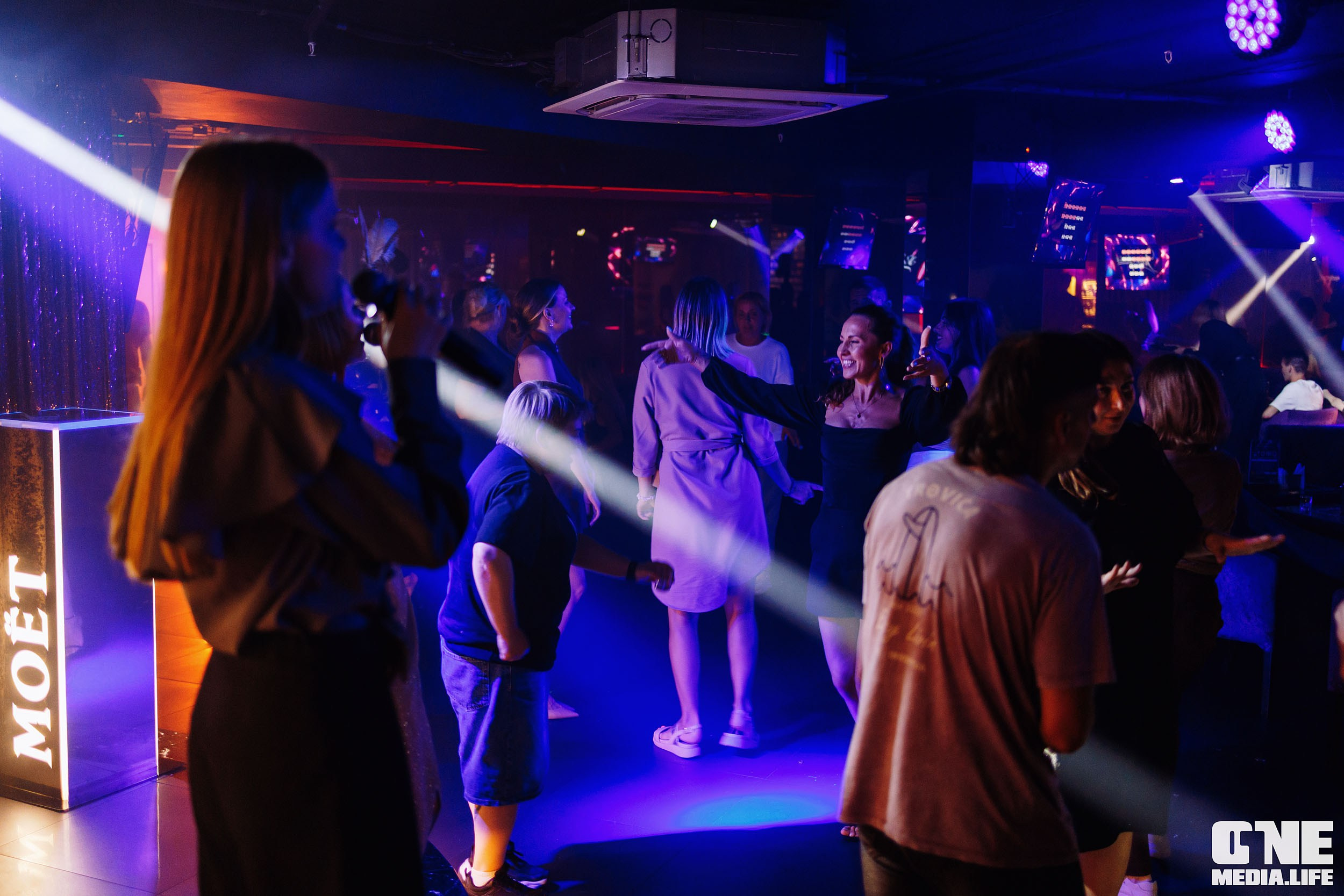 Фоторепортаж из караоке-клуба Эйфория. One Media Life: фоторепортажи, фотоотчеты с мероприятий и заведений