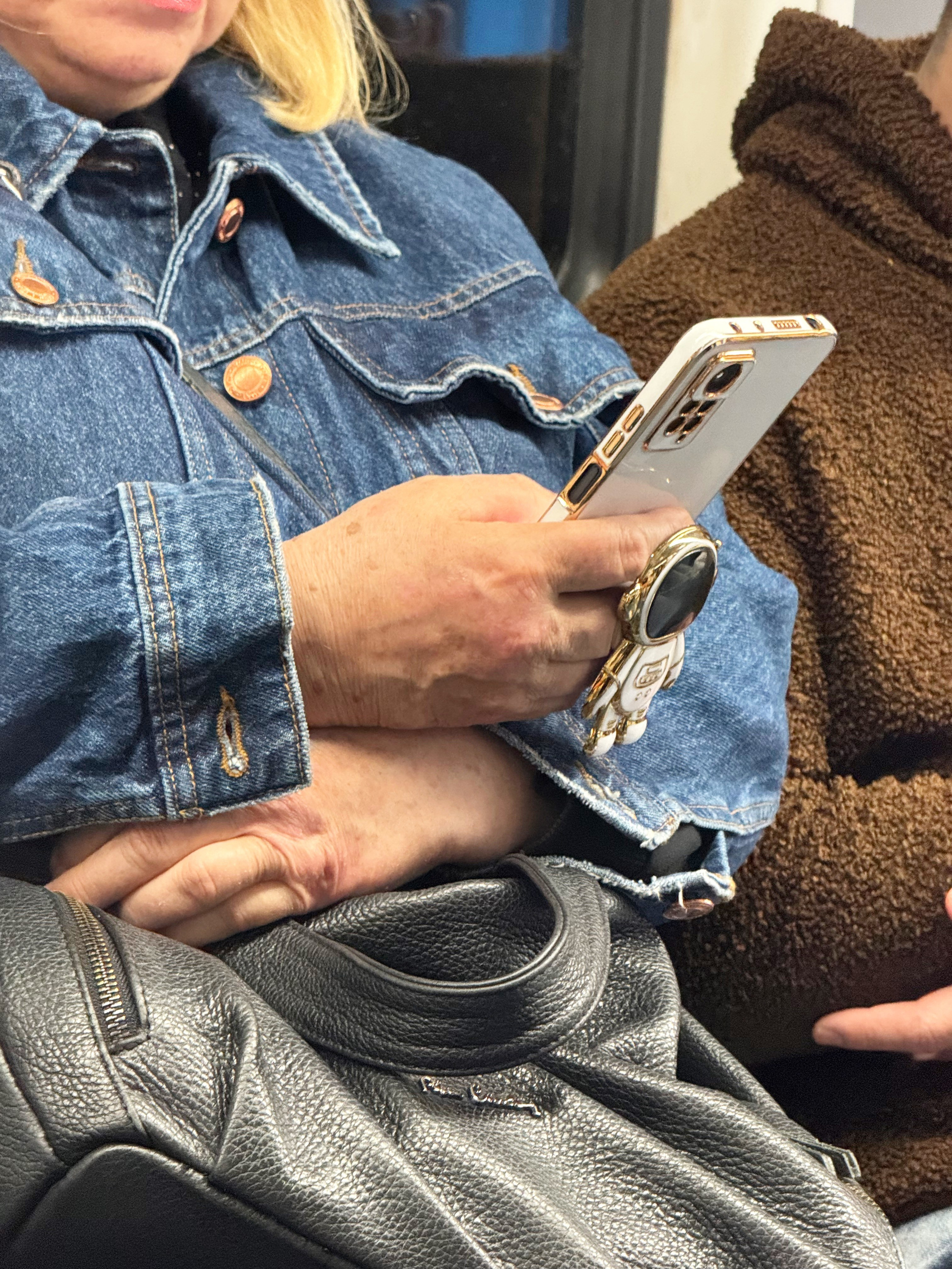 #руки_незнакомцев. Главная