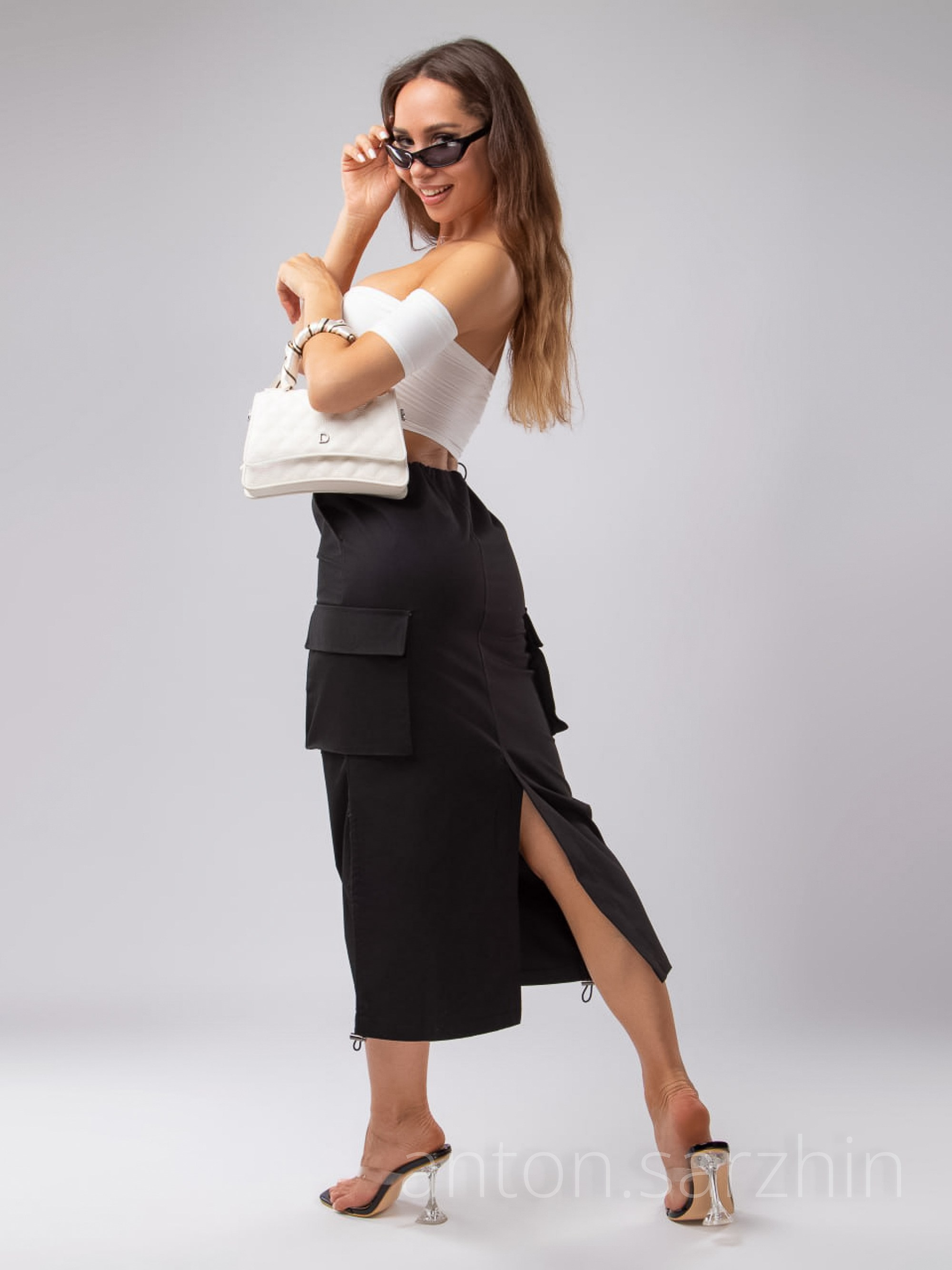 Съемка женского клатча на модели