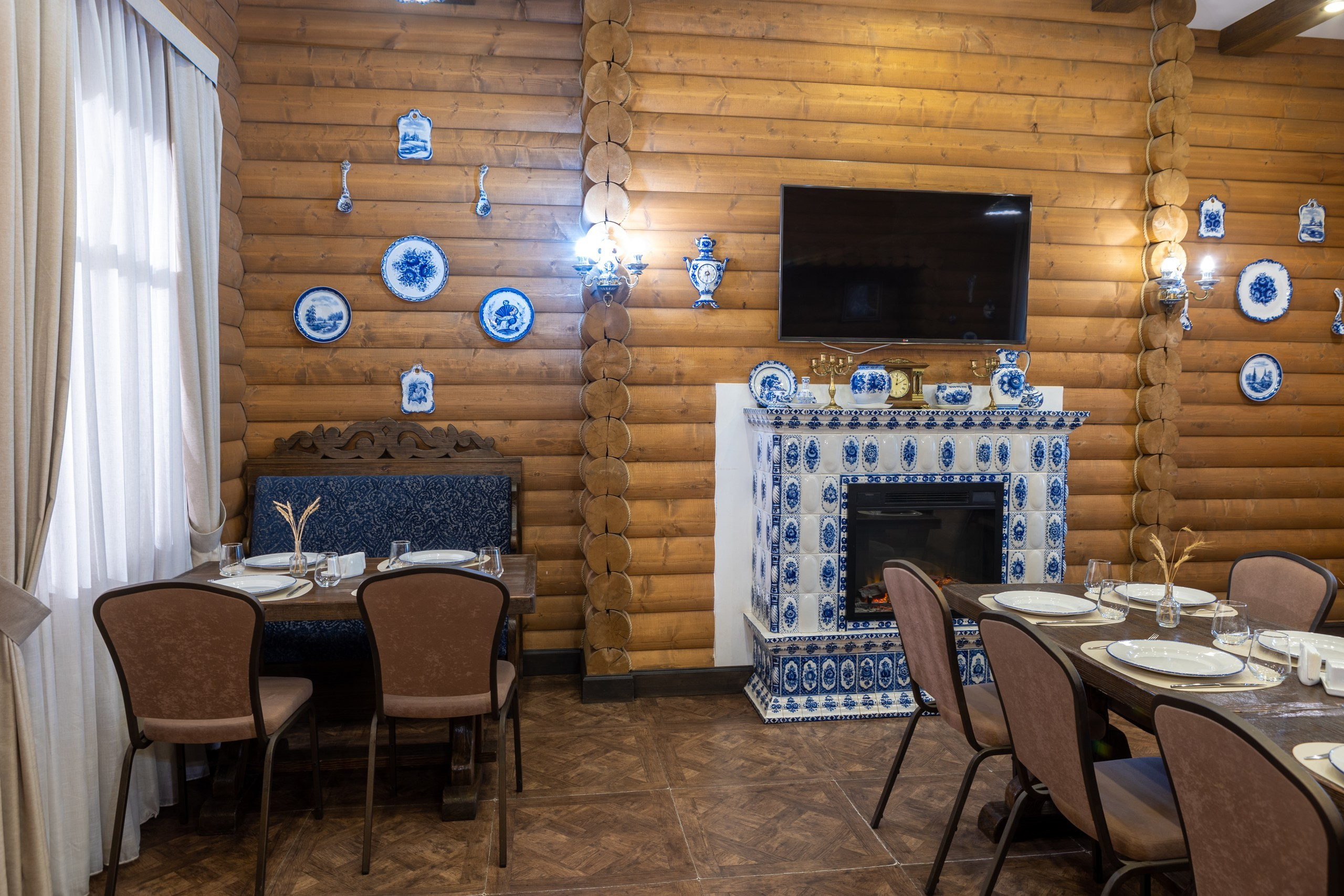 Банкетный зал «Гжель», ресторана «Дача ". Фотограф в Оренбурге. Профессиональный фотограф