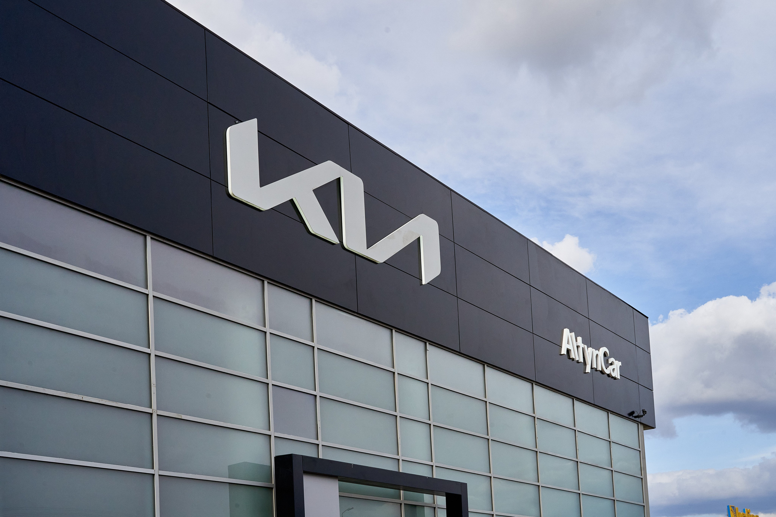 Автосалон KIA в Уральске. Фотограф в Уральске Александр Хохлачёв | HOHLACHEV.COM