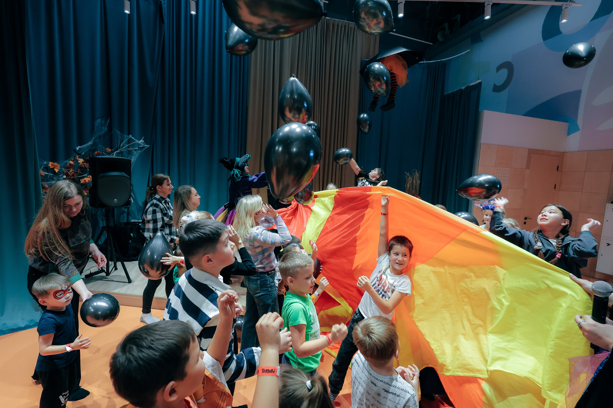 02.11 Halloween в Zhooki Park. Команда специалистов в мире фотографии и видео. Детский фотограф, семейный фотограф