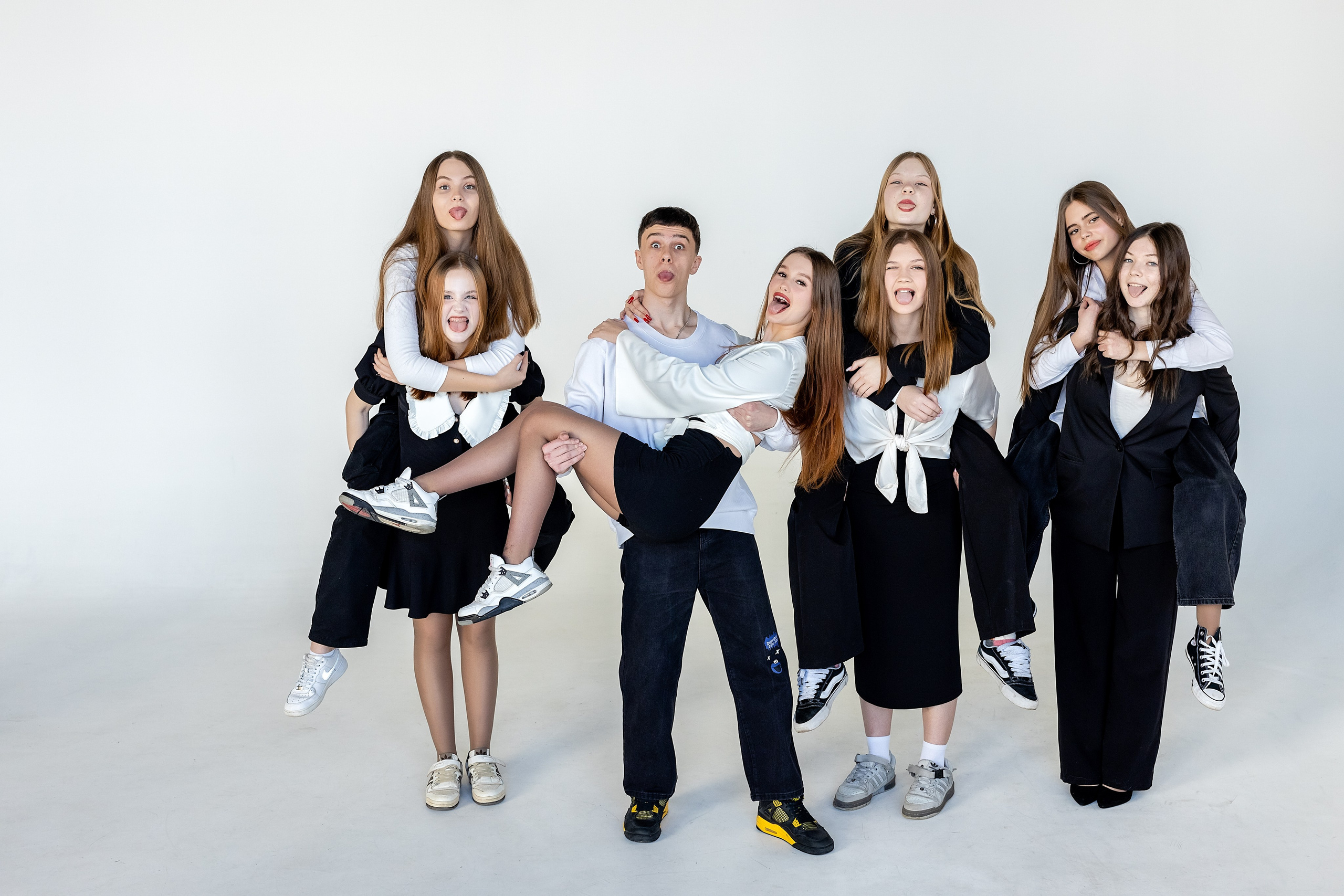 Школа 71, 9 класс. Владивосток. Стильный выпускной альбом Владивосток фотограф Вероника Мигачева