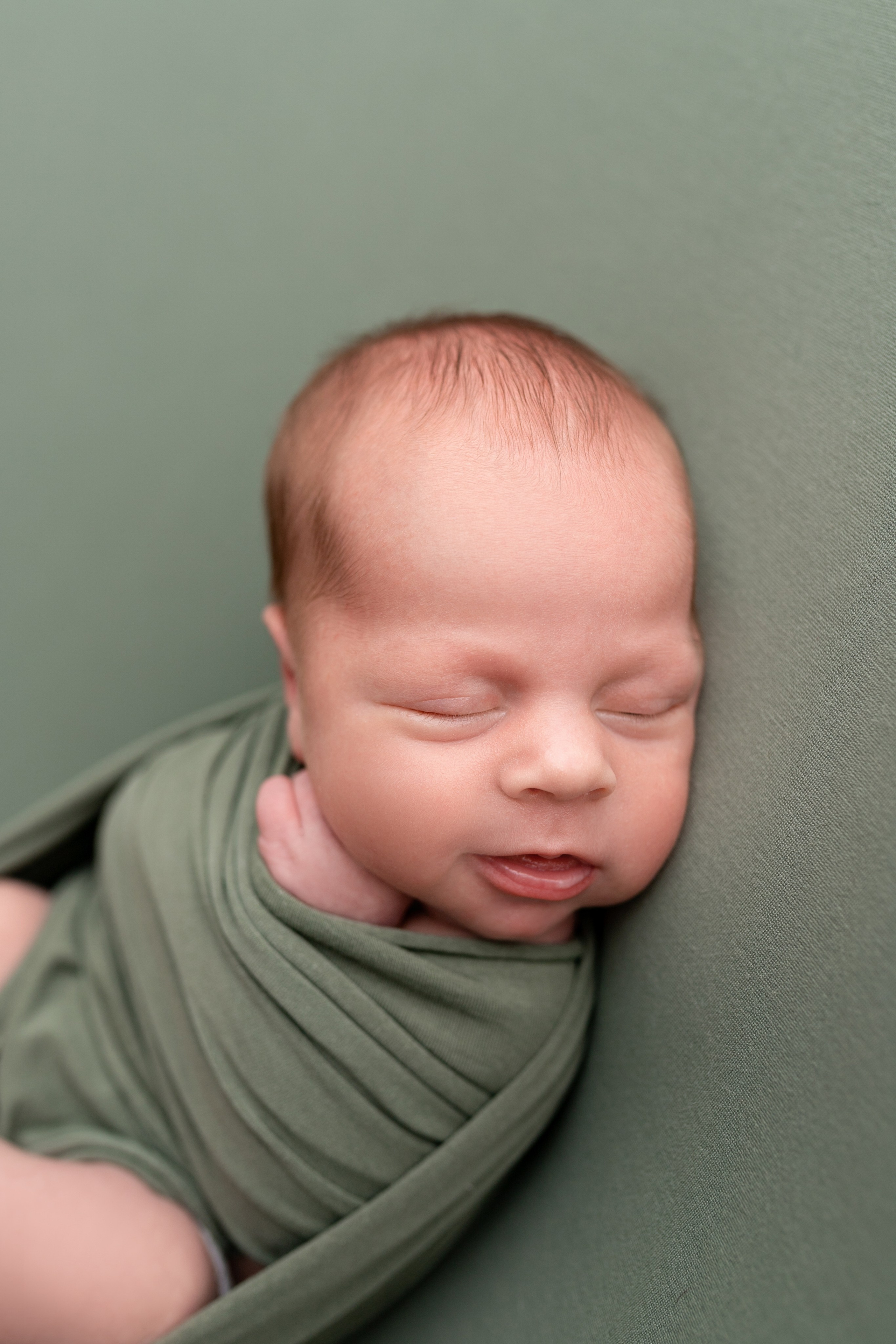 Классический ньюборн newborn. Фотограф новорожденных в г. Барнаул Ренпенинг Катерина