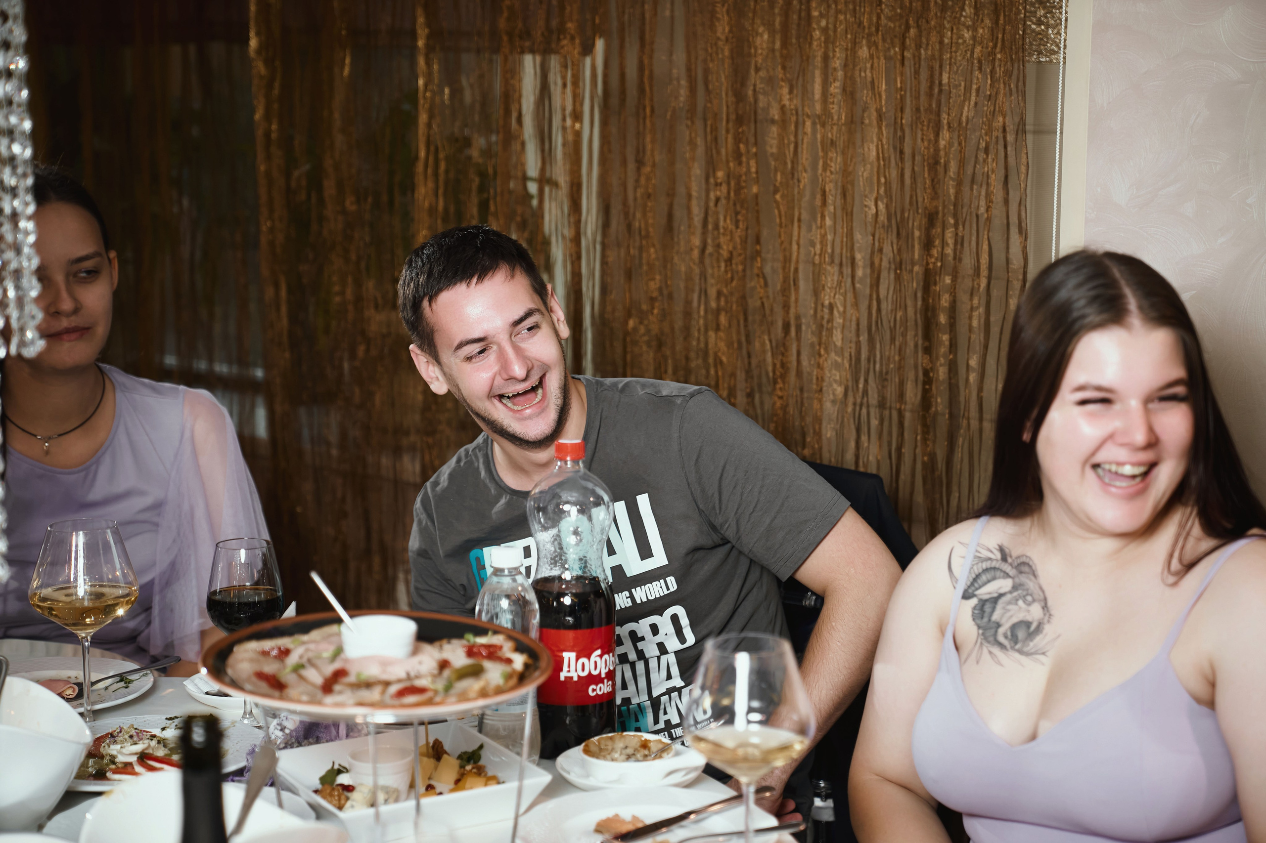 Свадебная фотосессия Дмитрия и Виты на Поклонной горе в парке Победы Москвы