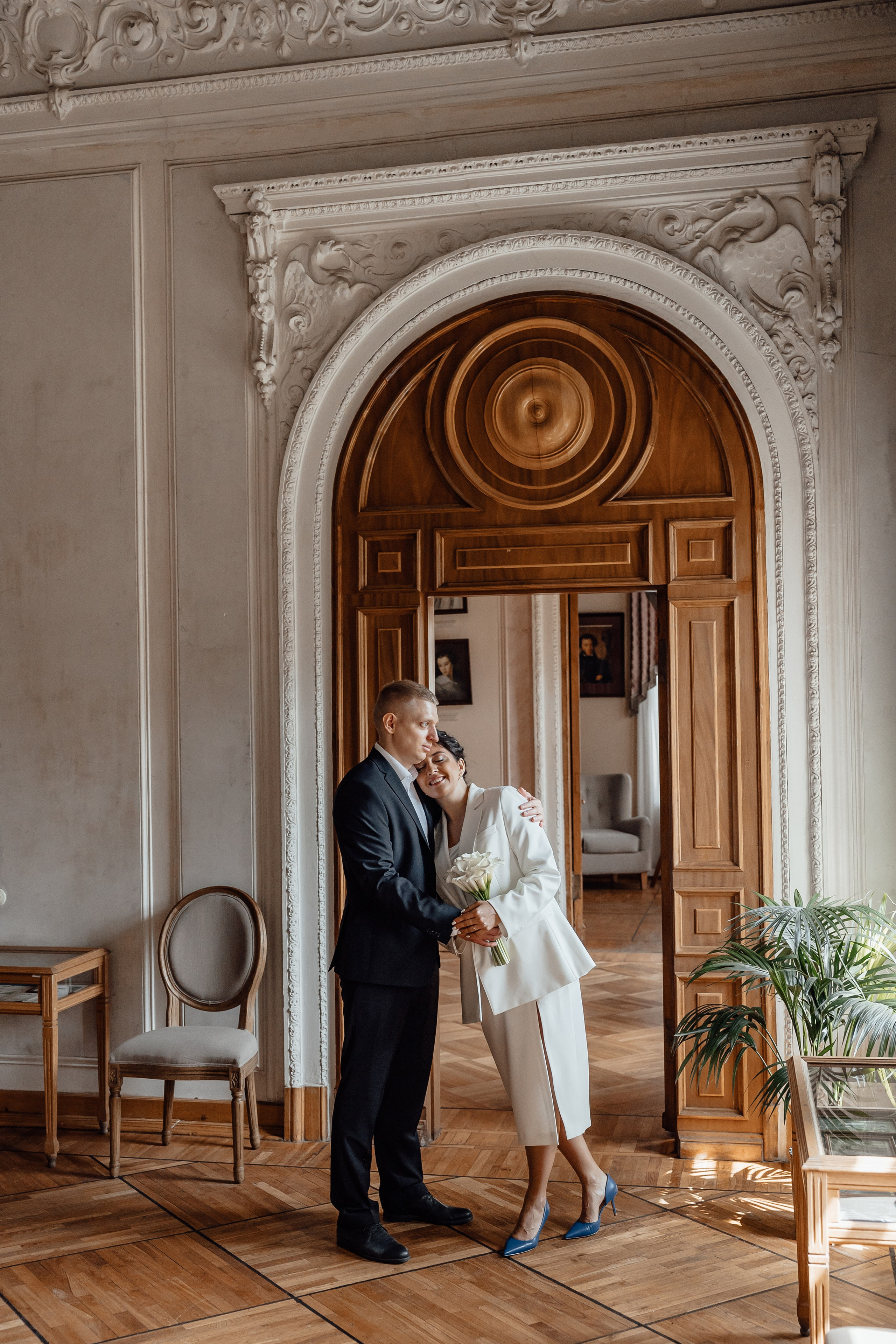 свадебная фотосессия в библиотеке читальне Пушкина