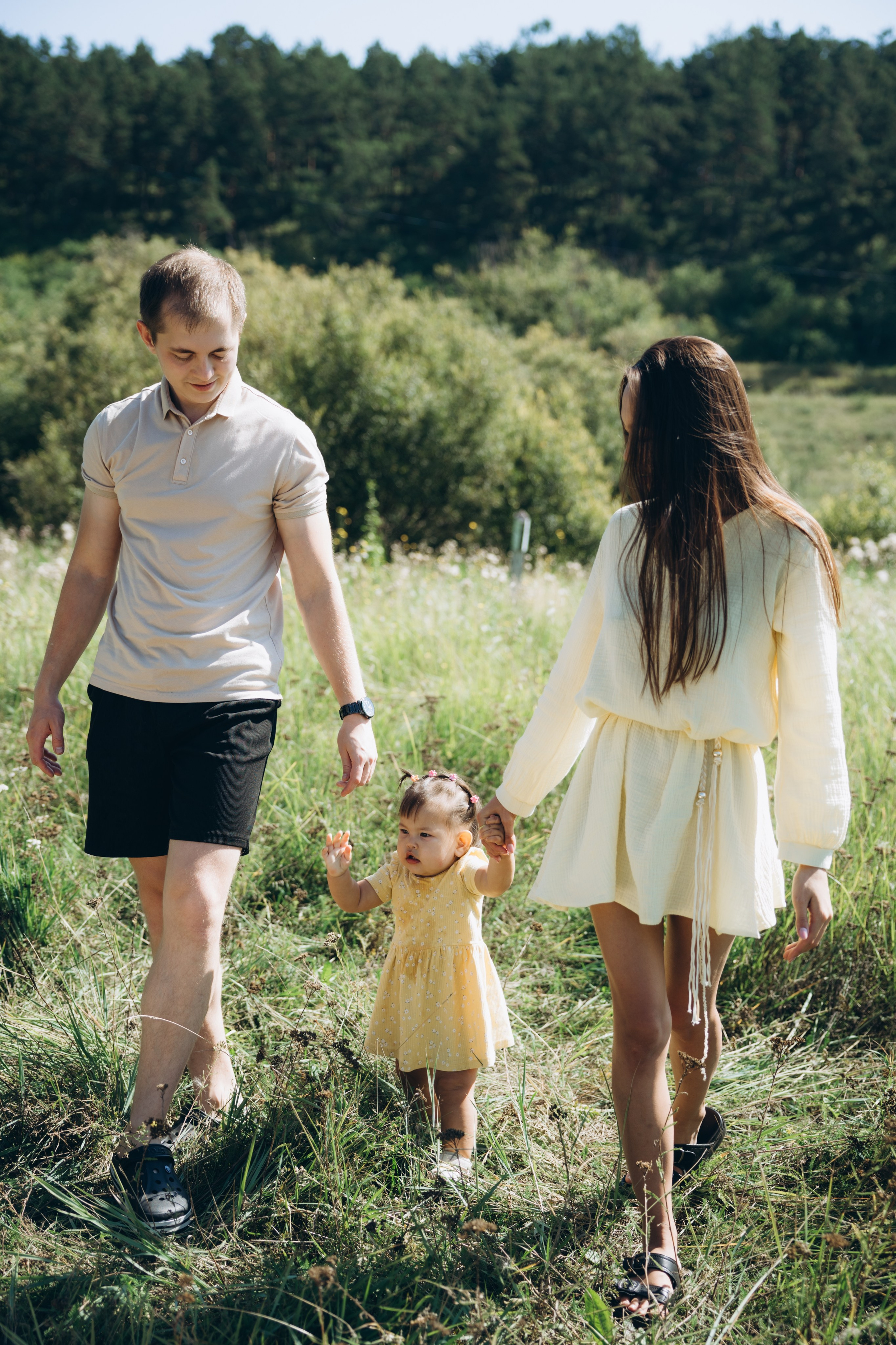 Семейная съёмка в поле. Свадебный, семейный фотограф в Иркутске Светлана Макаричева