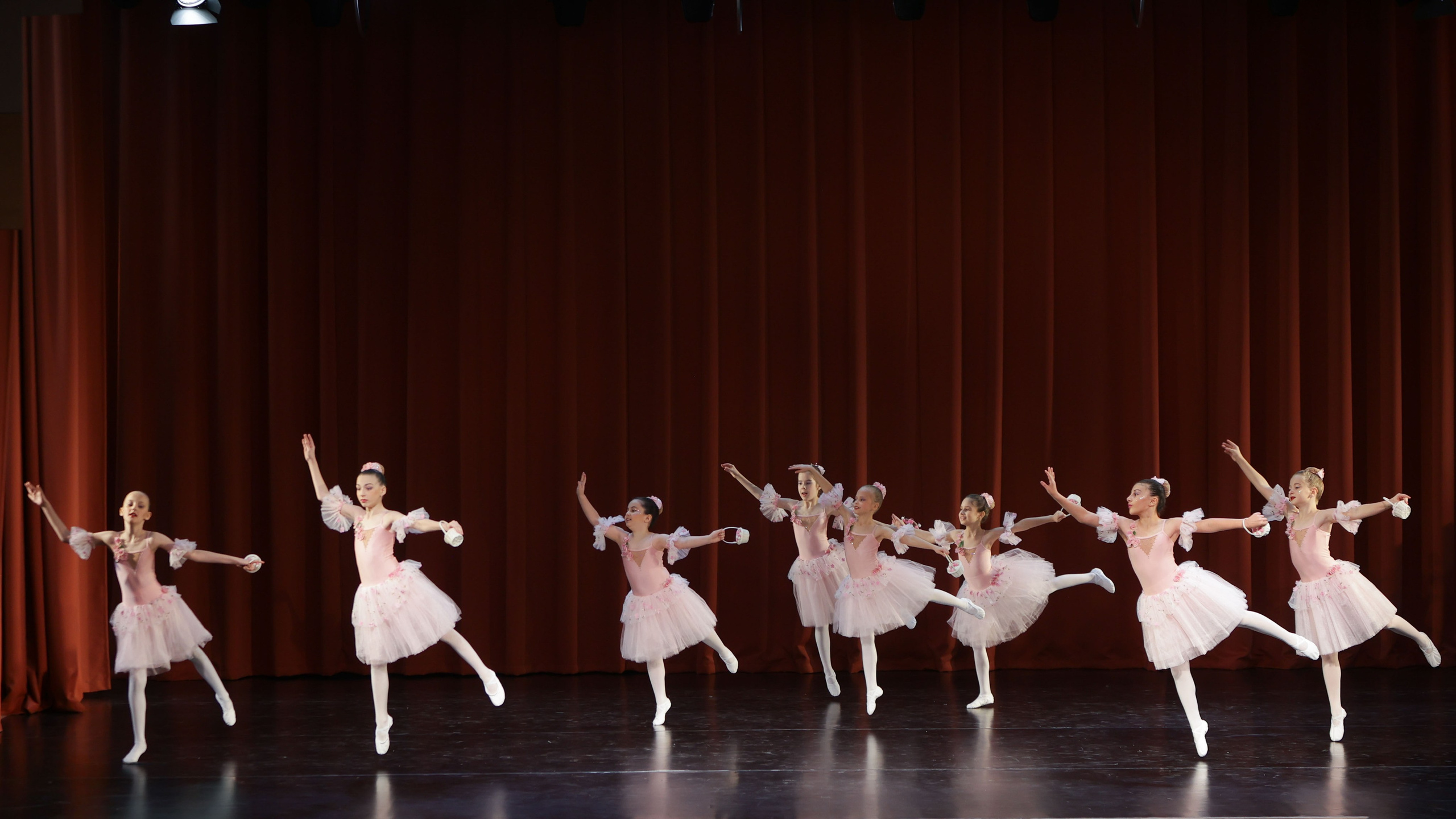 Фестиваль хореографического искусства «КУБОК ЛЕГЕНДЫ — 2025». Выпускные альбомы и школьный фотограф в Подольске, Троицке, Щербинке, Москве и Московской области