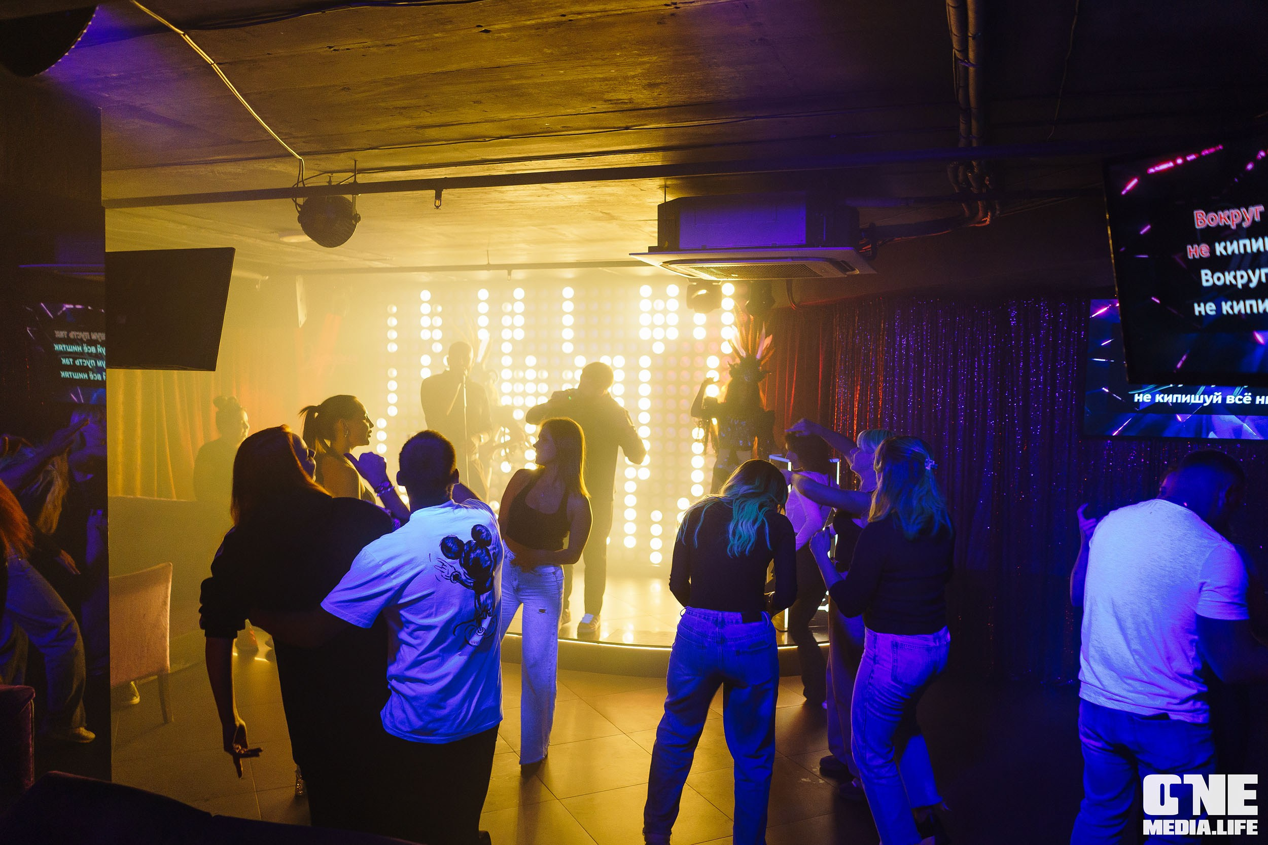 Фоторепортаж из караоке-клуба Эйфория. One Media Life: фоторепортажи, фотоотчеты с мероприятий и заведений