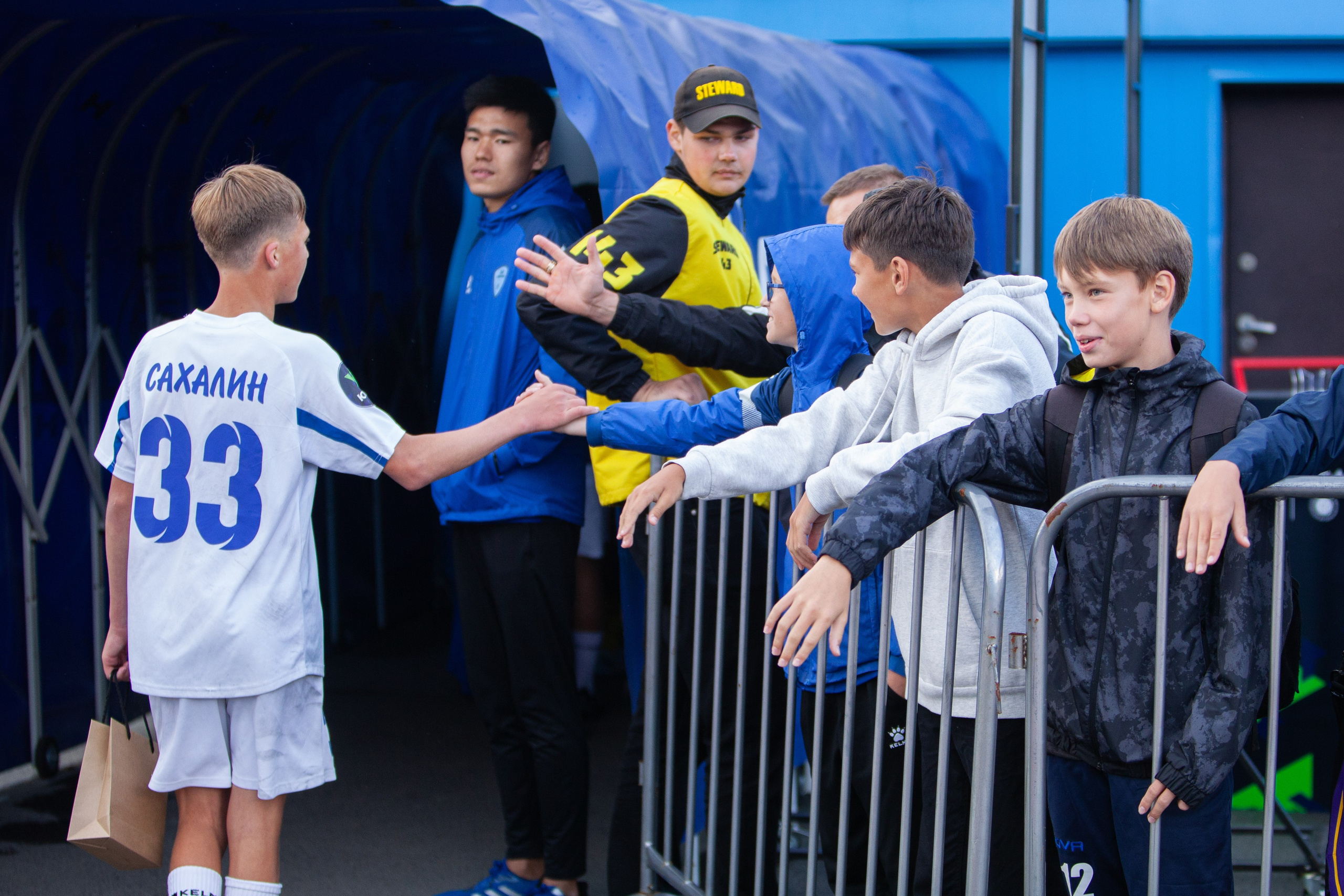 Матч юношеской футбольной лиги между командами СШ «Сахалин» и «СШОР № 1» (Комсомольск-на-Амуре). Кутузов Евгений Фотограф в Южно-Сахалинске