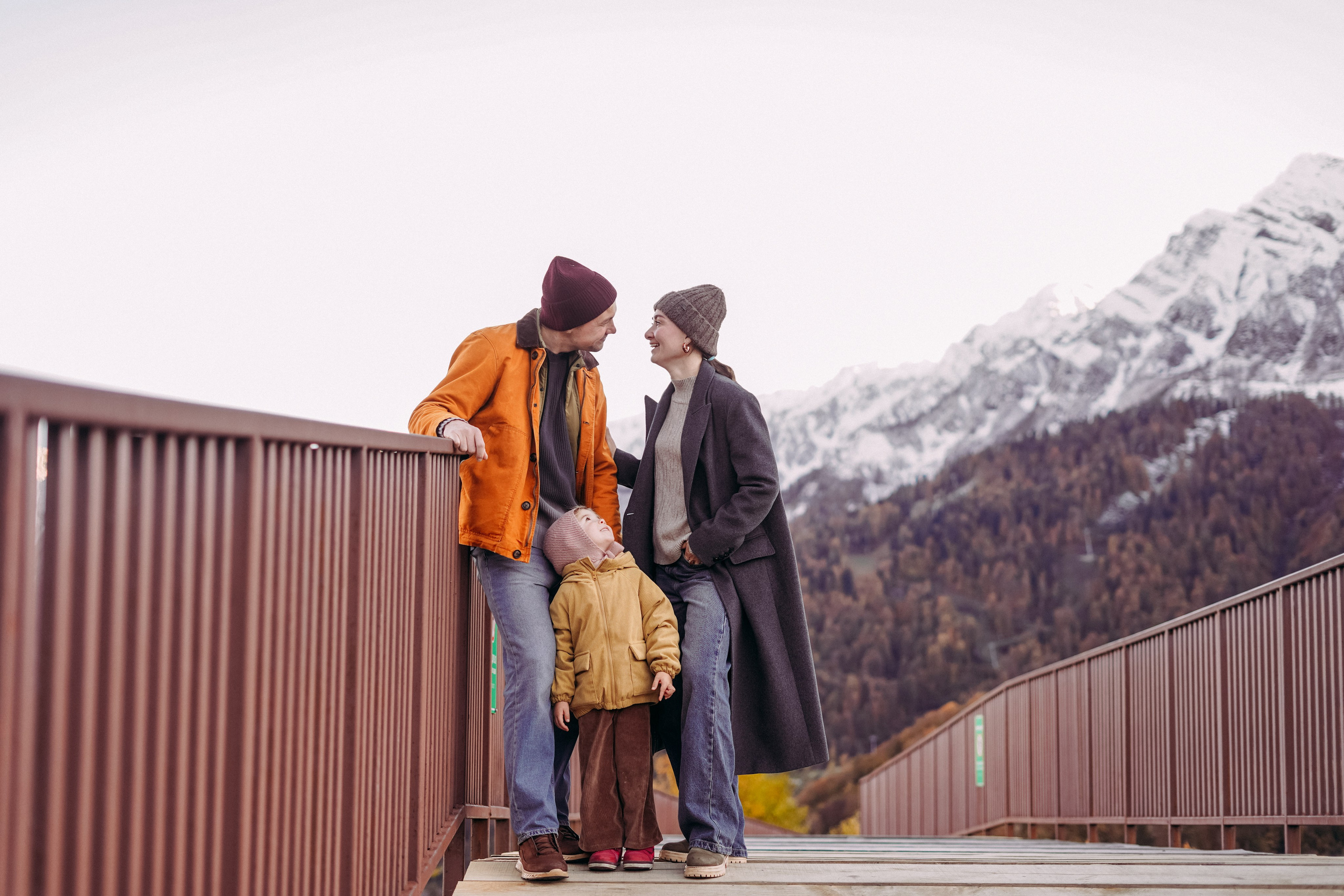 Алексей, Анна и Валентина в Горной Олимпийской деревне. Фотограф в Сочи и Абхазии | Фототуры | September Air