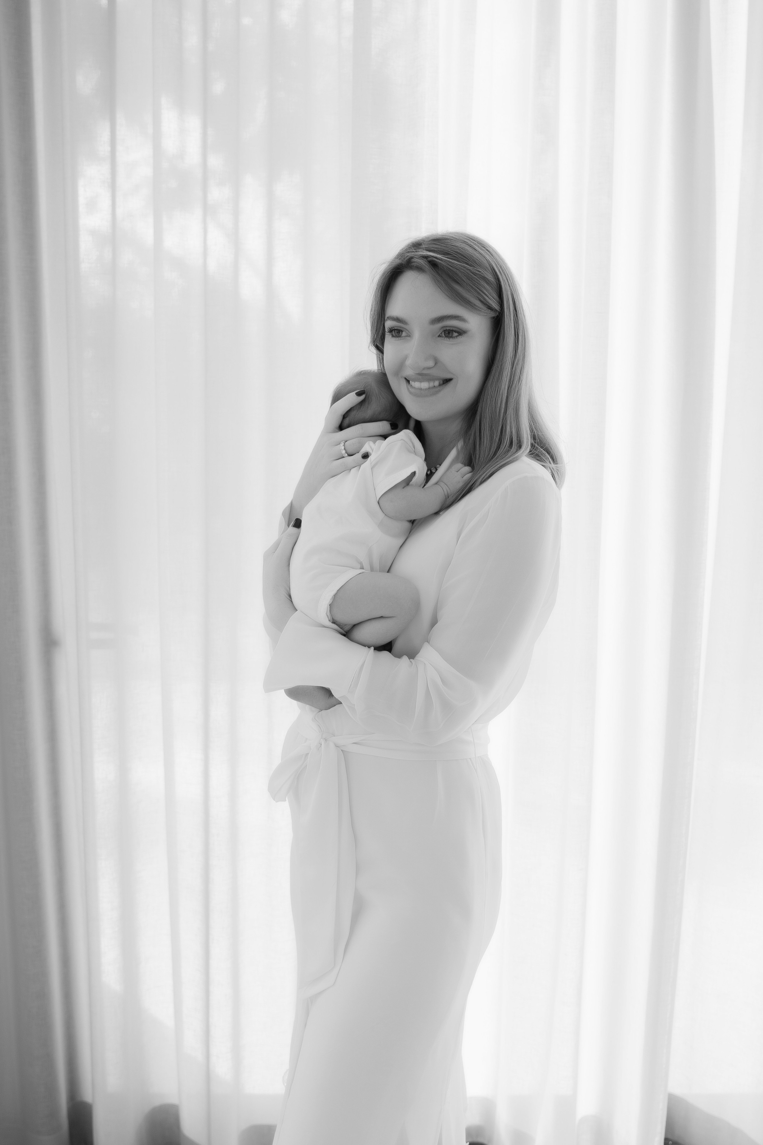 Family photographer in abu dhabi dubai sharjah fujeirah