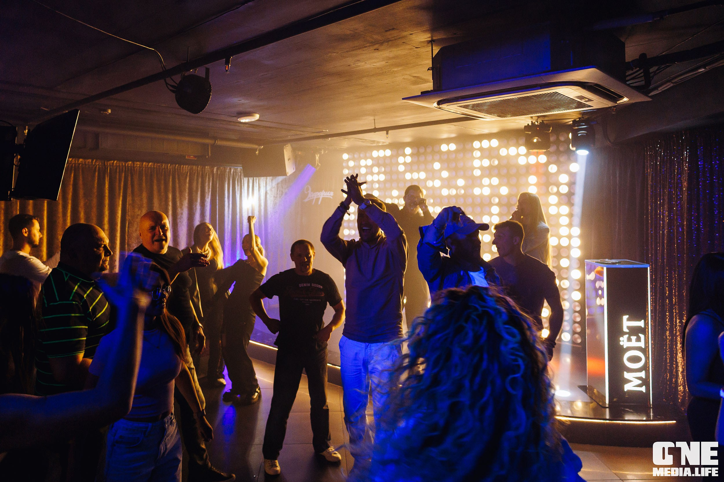 Фоторепортаж из караоке-клуба Эйфория. One Media Life: фоторепортажи, фотоотчеты с мероприятий и заведений