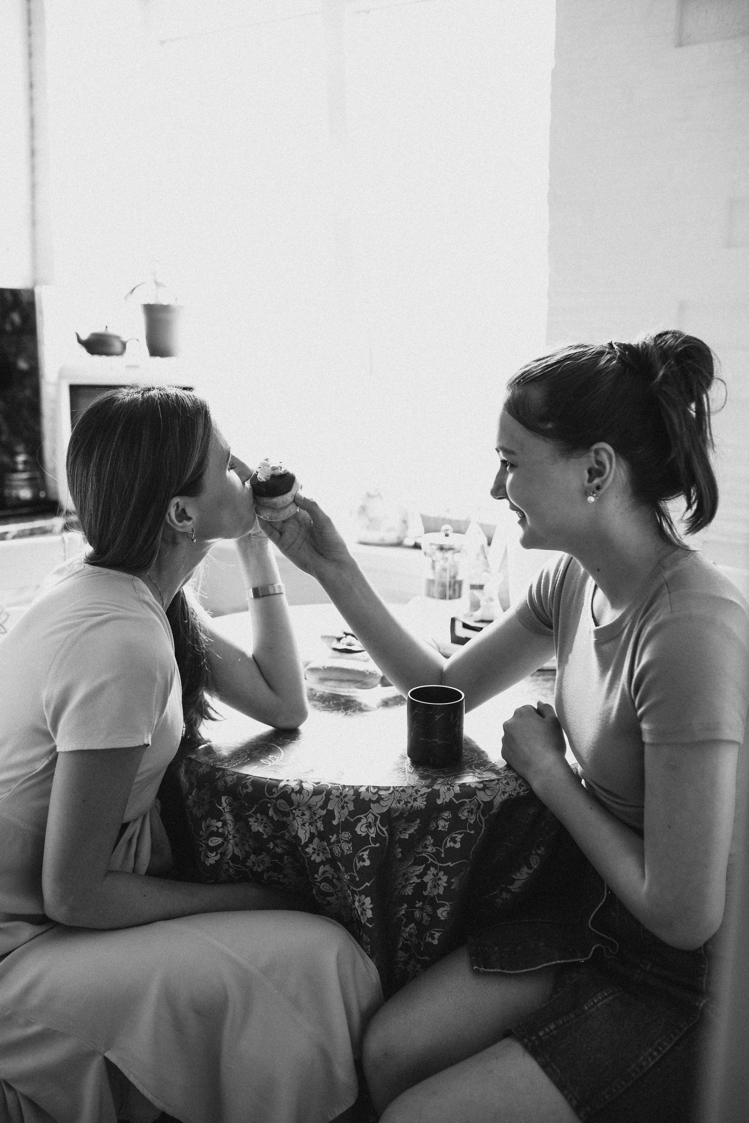 Домашняя съемка Аня и Кира. Фотограф новорожденных, детей и беременности г. Волгодонск Дарья Илькова