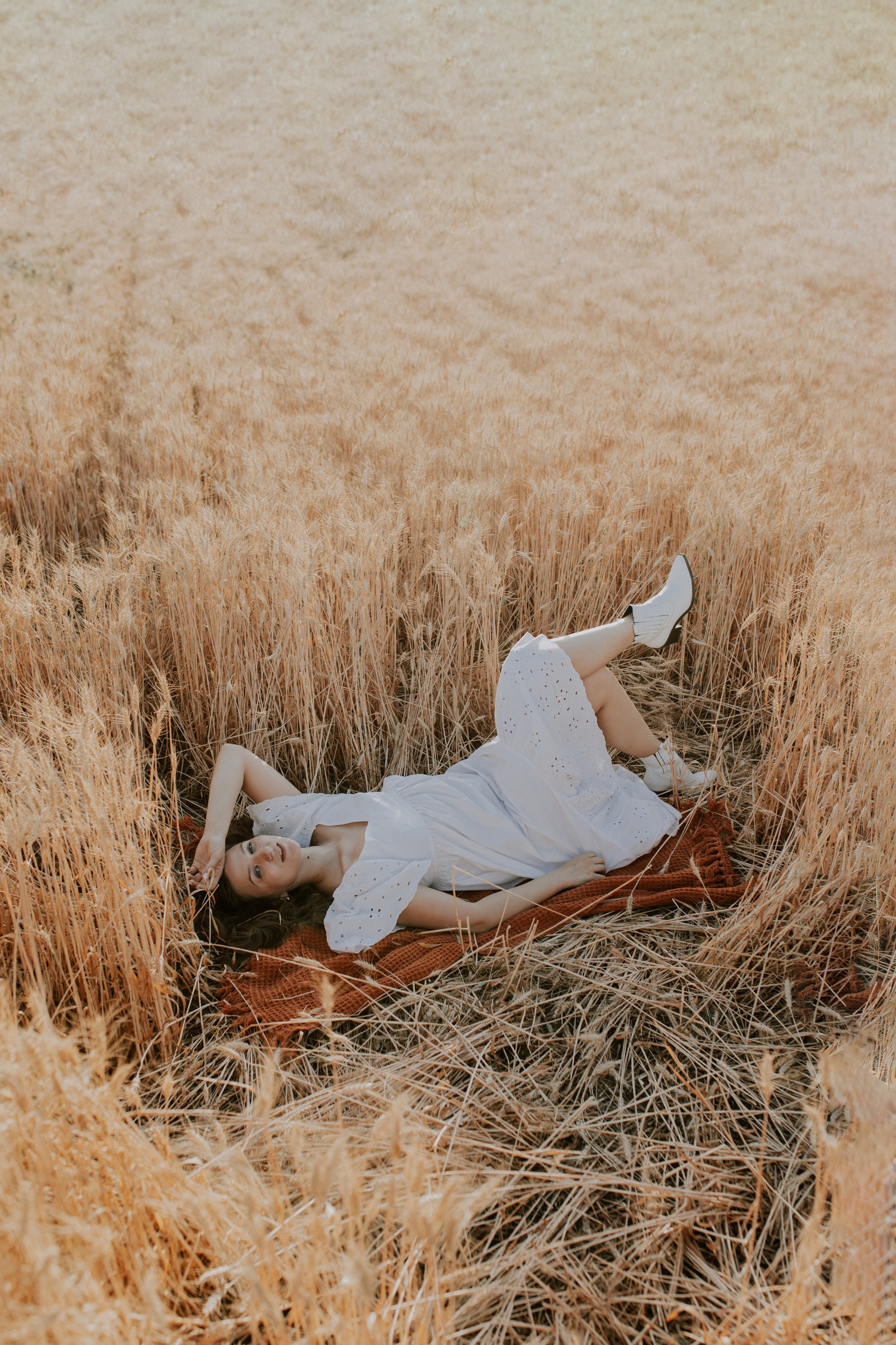 Карина и Александра в пшеничном поле. Фотограф новорожденных, детей и беременности г. Волгодонск Дарья Илькова