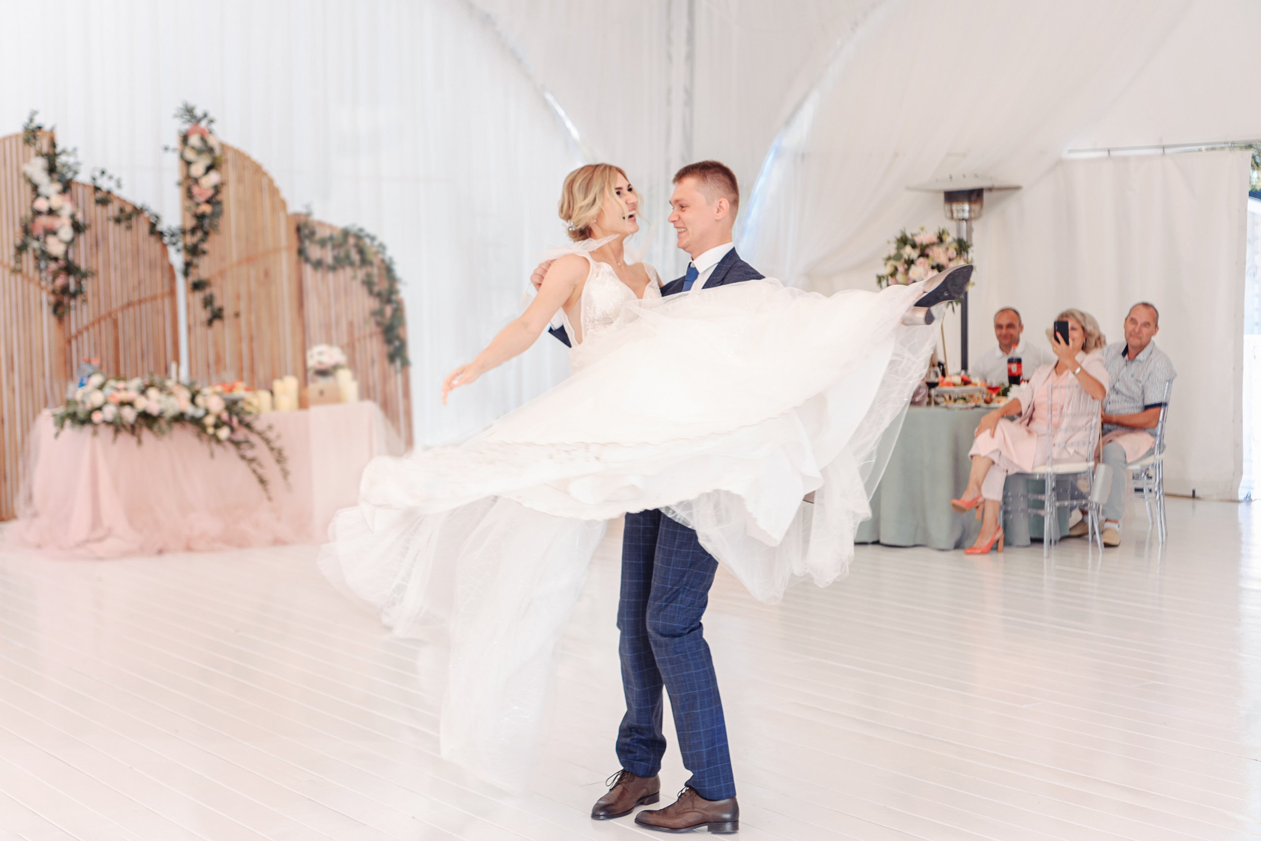 Свадебная фотосессия стоимость. Свадебный фотограф в Москве Ульяна Вишнякова