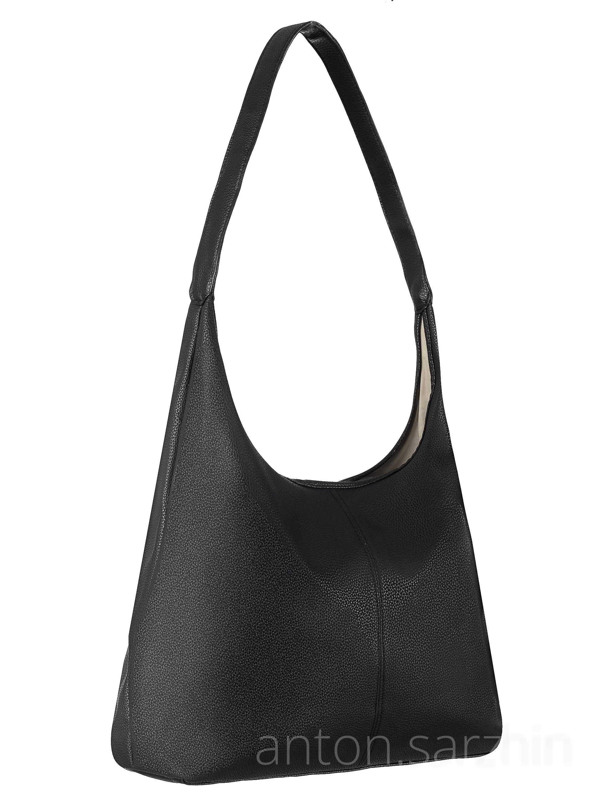 Предметная фотосъемка женской сумки в пол оборота