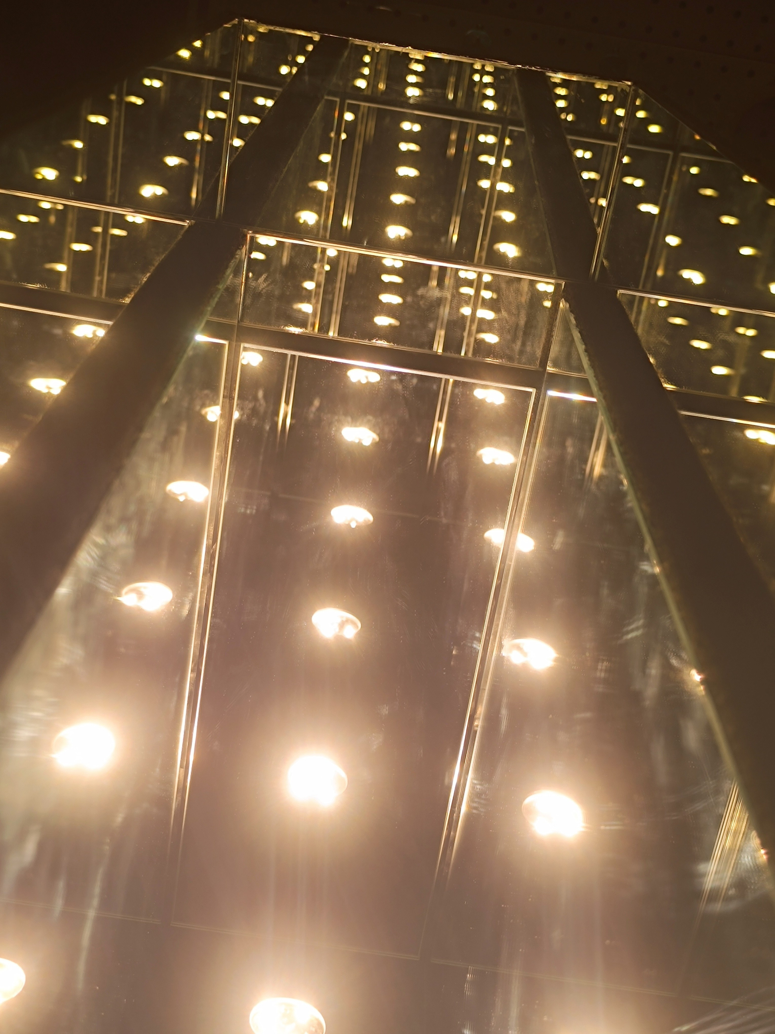 288_WALL. Светильники Романа Скороходова