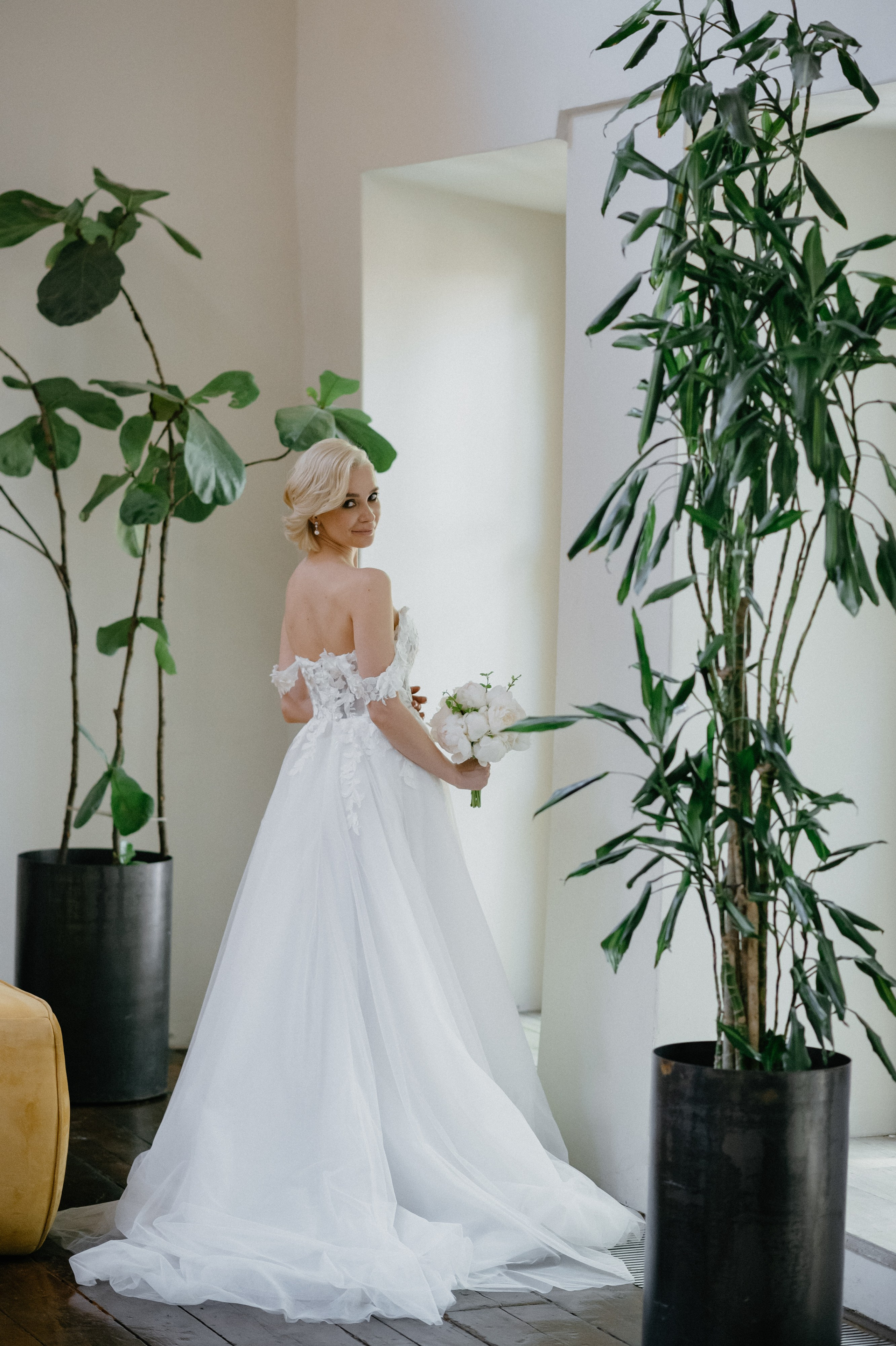 Регистрация брака и свадебная фотосессия в пространстве Яуза Плейс. Свадебный фотограф Москва — Сергей и Татьяна