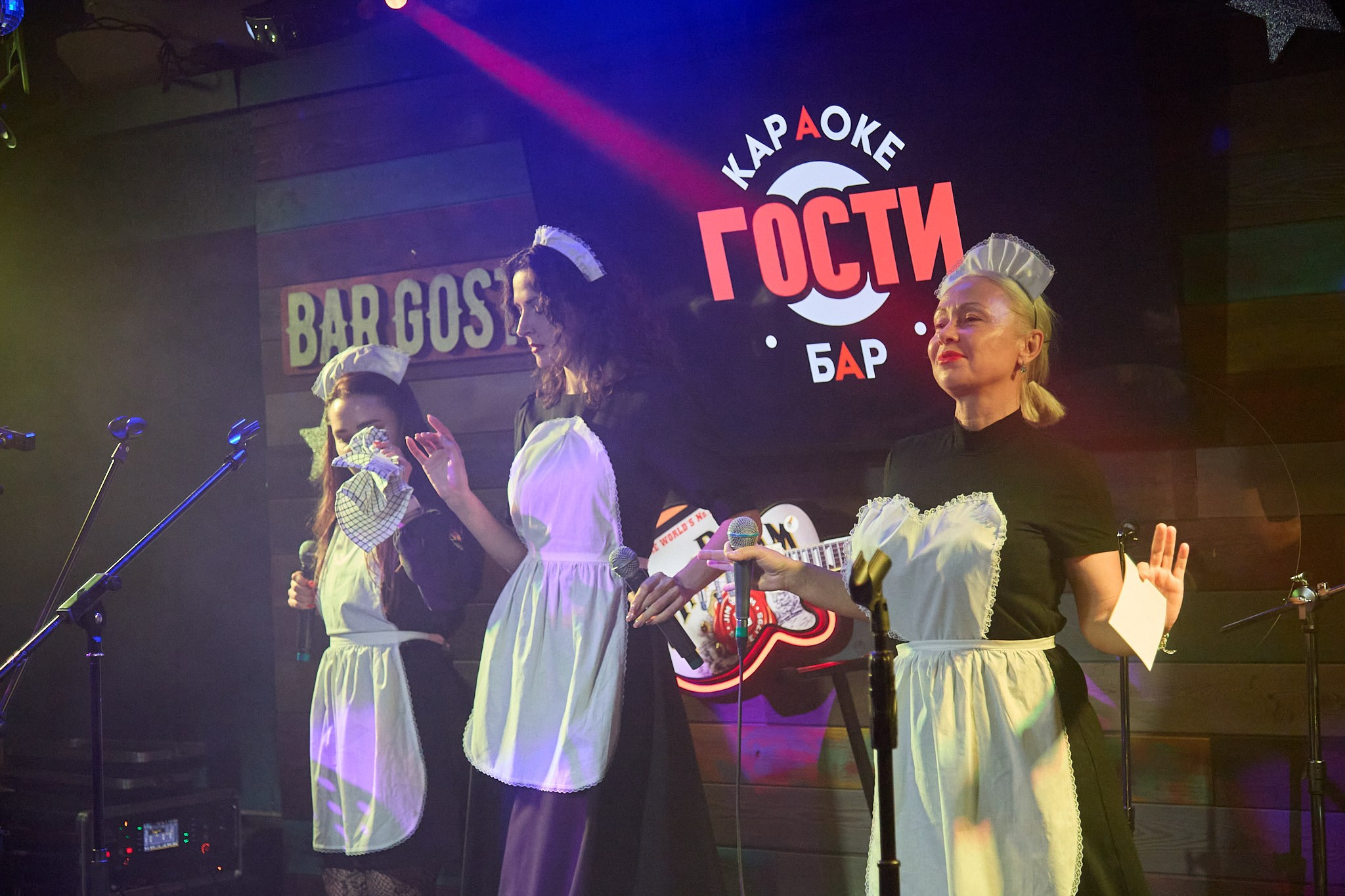 Концерт в баре «Гости». Фотограф Омск | Александр Вандеров