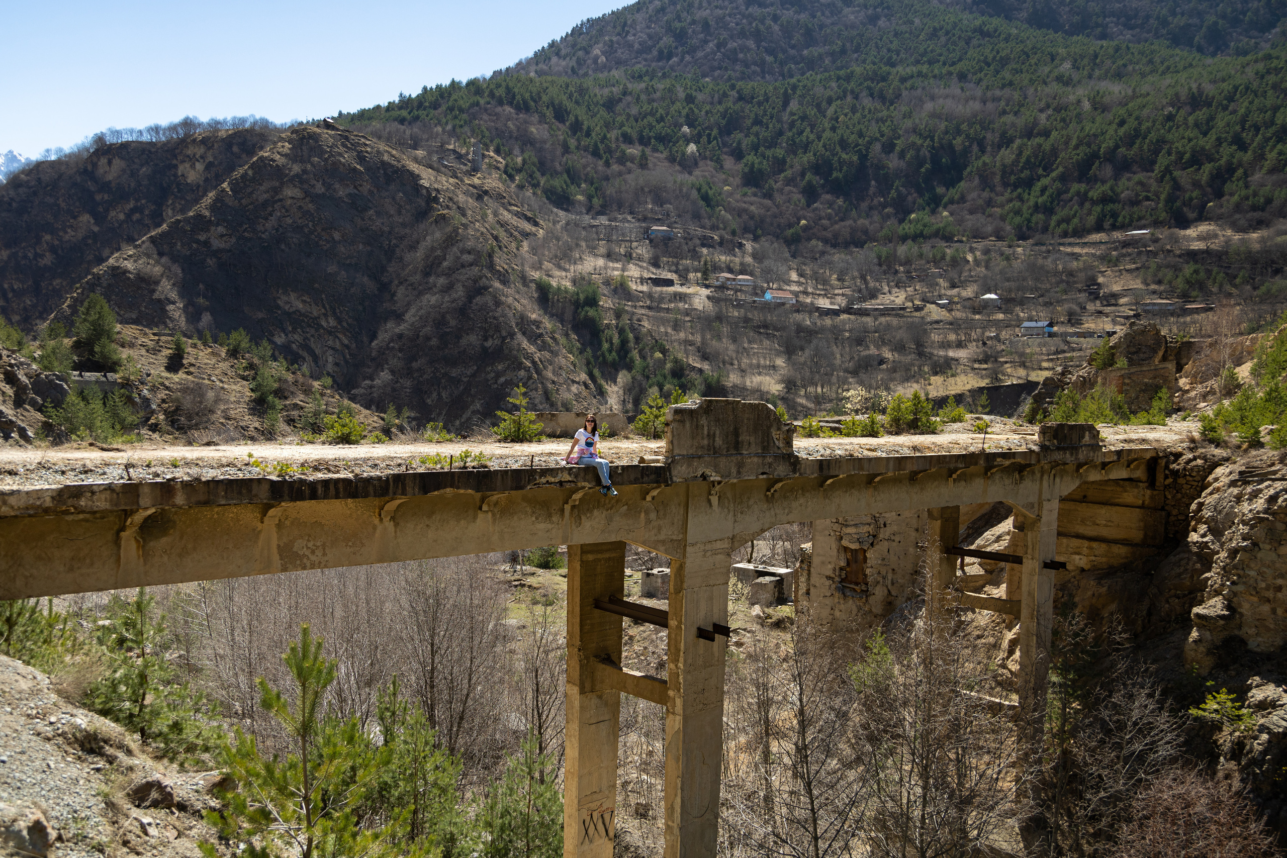 мост к штольне, принадлежащей садонскому свинцово-цинковому комбинату по дороге в селение Садон, Северная Осетия-Алания