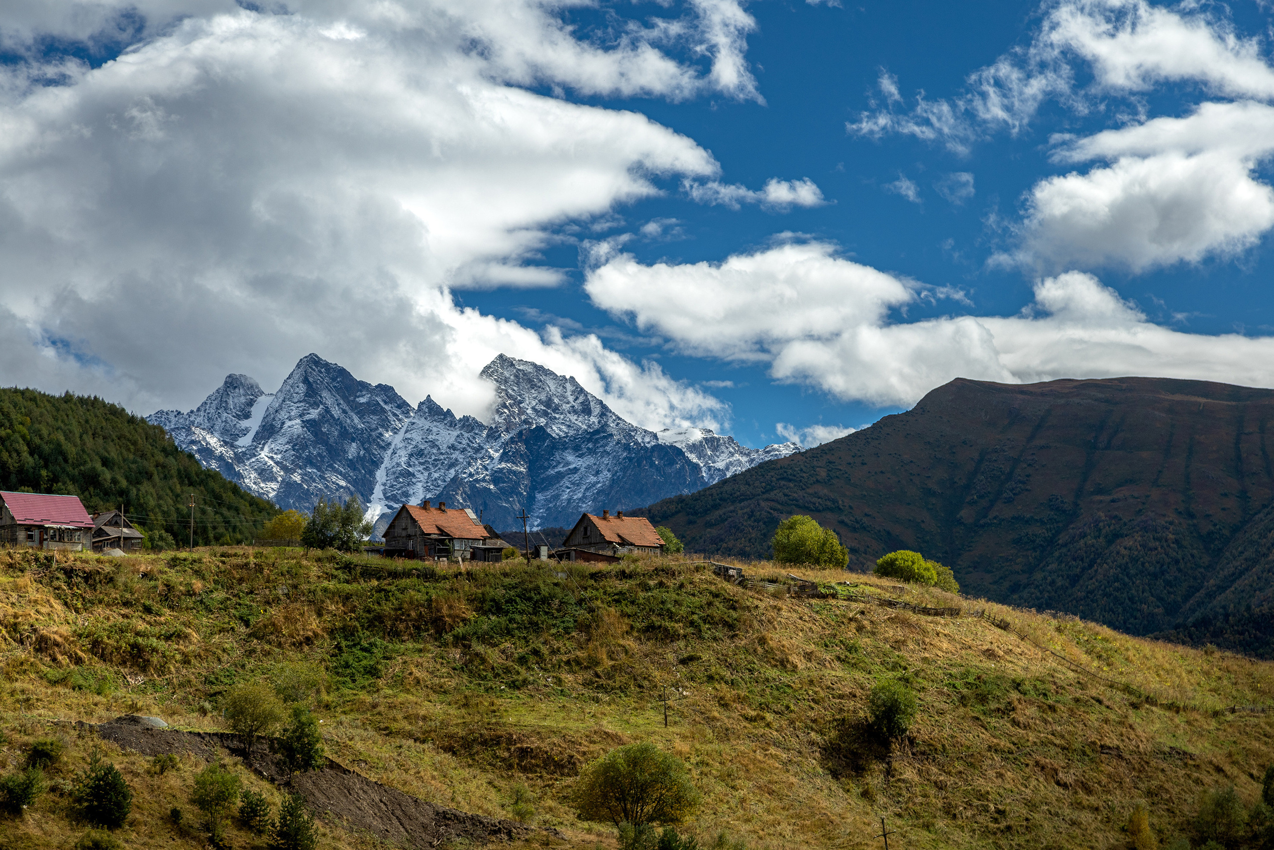 Высокогорное селение Верхний Згид, Алагирское ущелье. Бельгийские домики