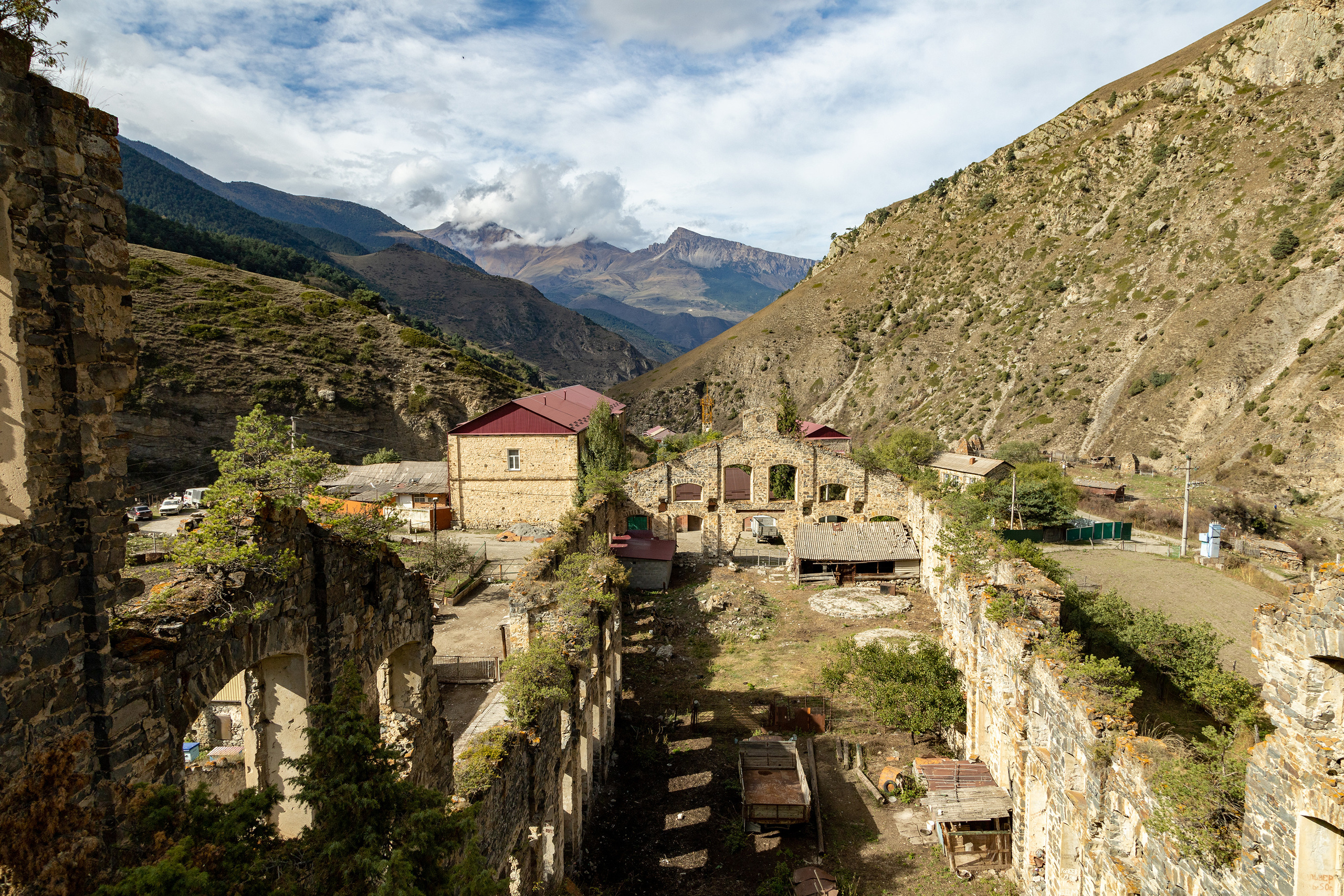 Бельгийская фабрика в селении Фаснал, Осетия