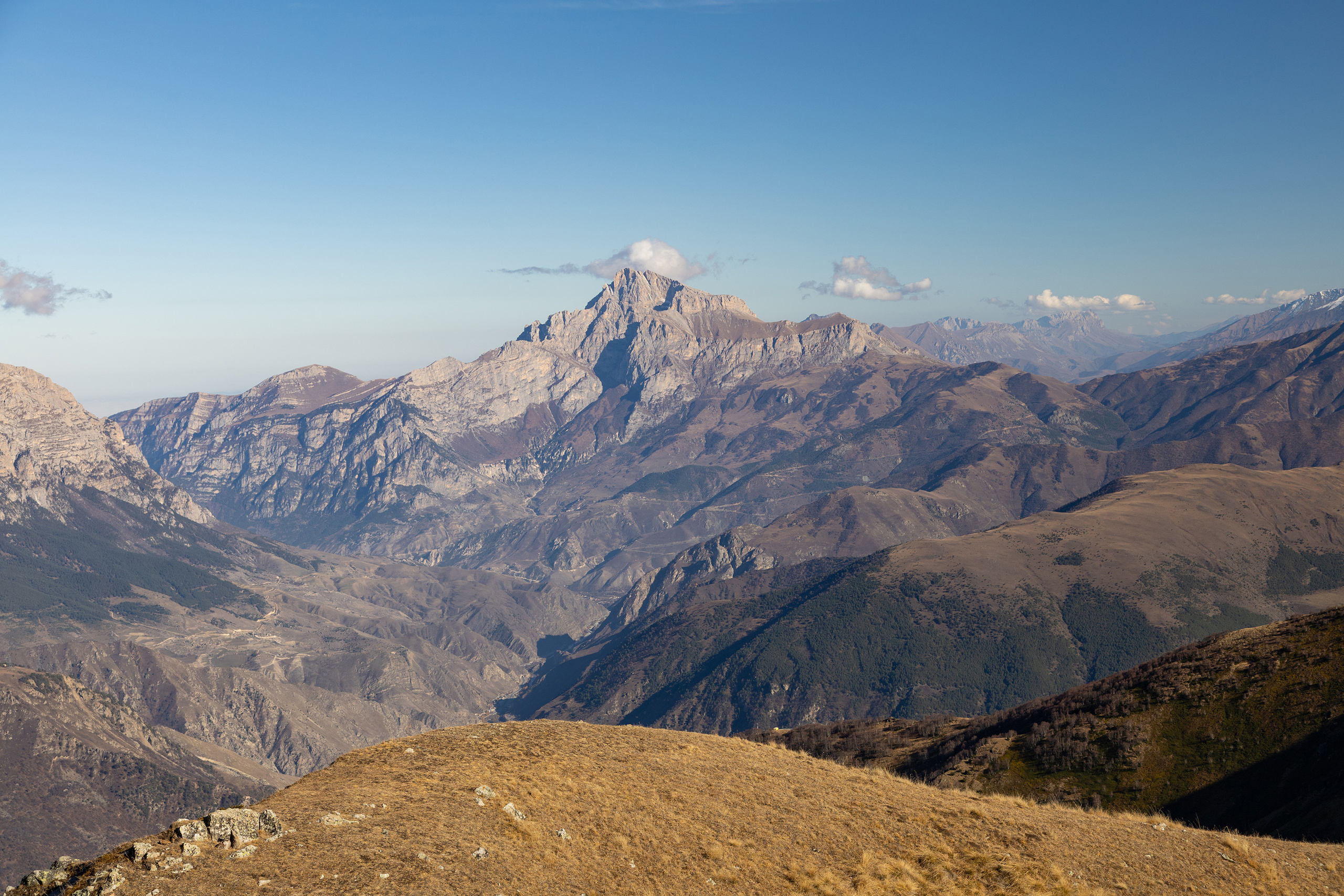 Вид на Кариу хох и Садонское ущелье, Северная Осетия