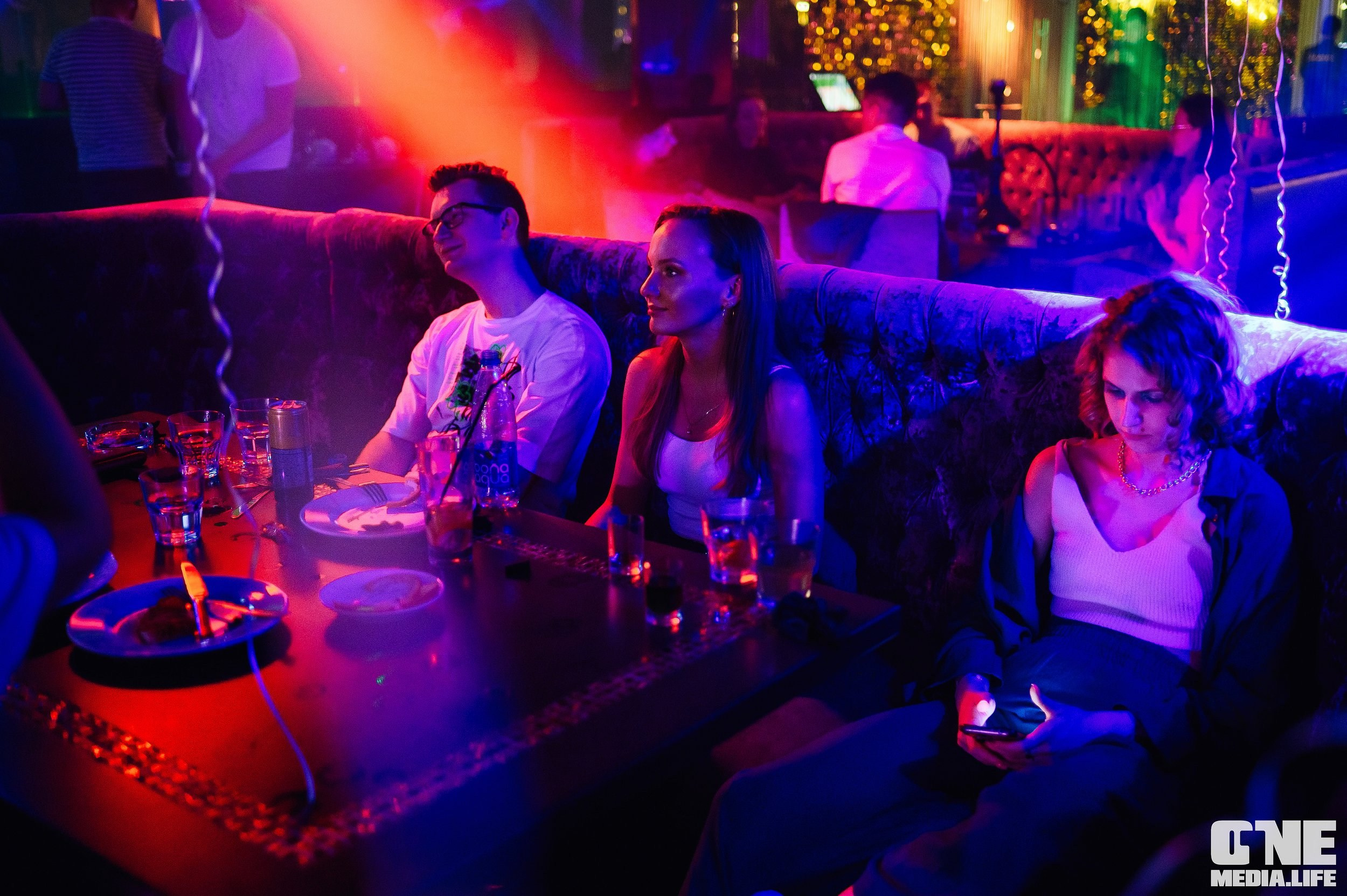 Фоторепортаж из караоке-клуба Эйфория. One Media Life: фоторепортажи, фотоотчеты с мероприятий и заведений