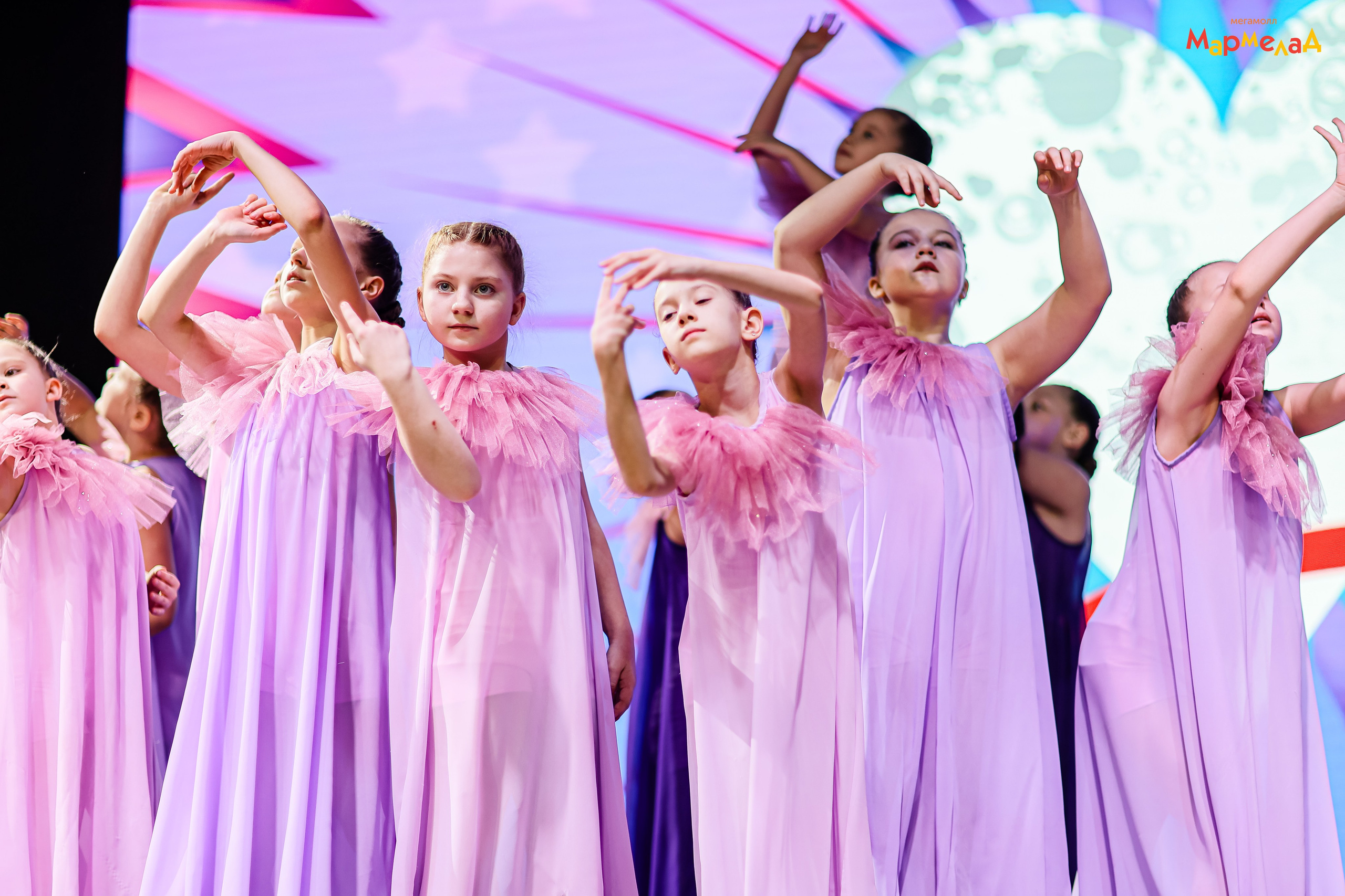 14.02 Любовь без границ в Мегамолл Мармелад. Команда специалистов в мире фотографии и видео. Детский фотограф, семейный фотограф