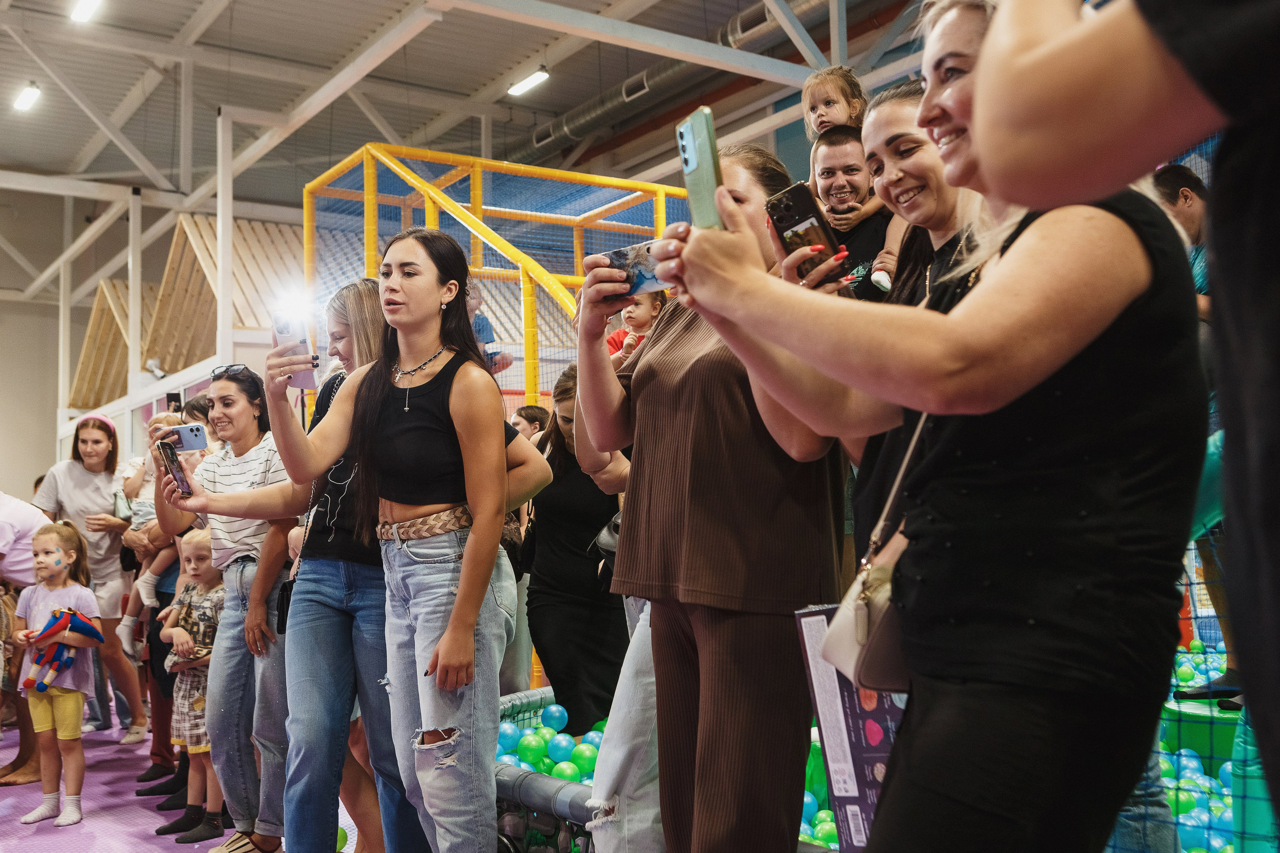 Туси Джуси Таганрог — Яркие и Весёлые Фотографии Детской Игровой Зоны. Свадебный и семейный фотограф в Таганроге Бакарюк Антон